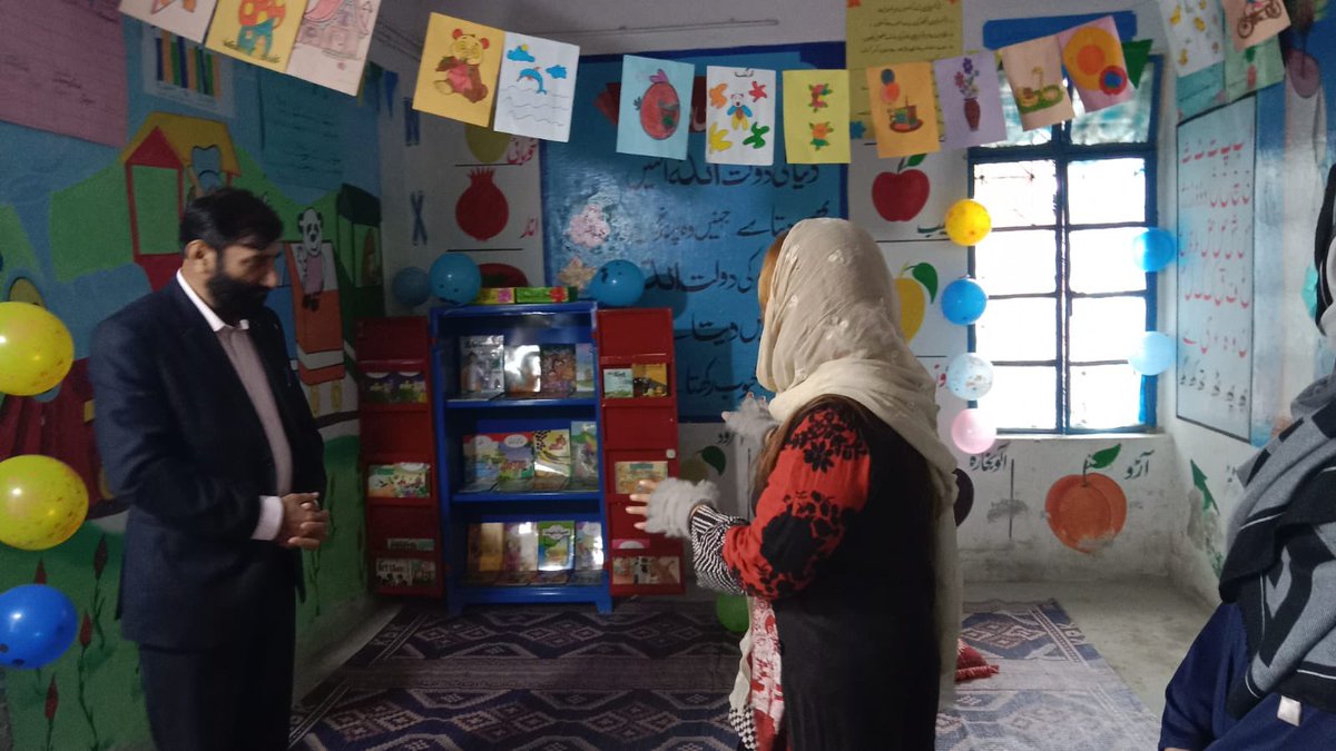 itacecorg's tweet image. Highlights from the Community Launches of Classroom Library corners under #PakistanLiteracyProject (#PLP) administered schools - 
GGHSGoth Noor Mohammad and GGES Gulldeer
CG - CEO Shahbaz Tahir
DDEO Ms. Raisa, DEO khairpur Abdul Mateen and other stakeholders also attended!