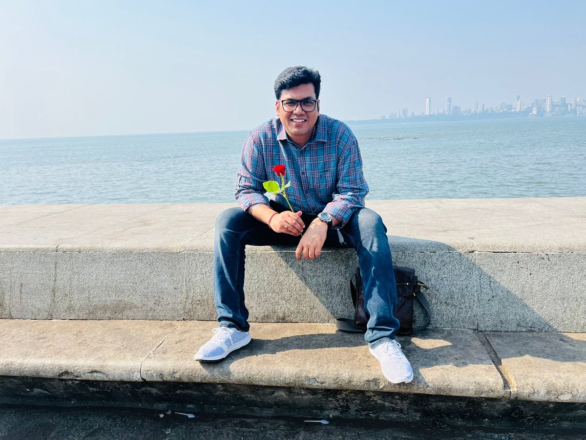 सूना सफ़र पर प्रेम नगर है 
मिल पाएंगे क्या हम तुमसे...