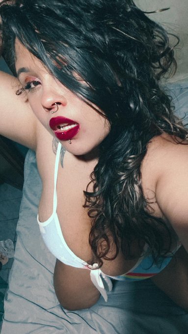 😚🍬 https://t.co/9kzkfaWVdQ