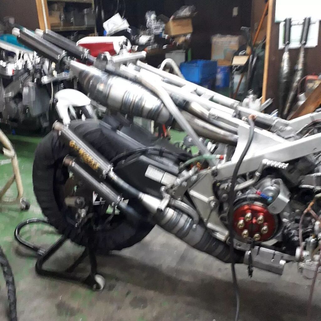 GWORKS_RACING's tweet photo. 後一息❗

#RD500LC #rzv500r https://t.co/MZkowRpGdD