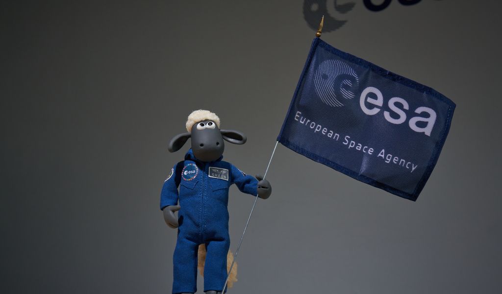 🐑🚀🌑 In November, @shaunthesheep was the first ‘astronaut’ to fly on the #Artemis I lunar mission.

#Baaartemis was a huge success with Shaun returning safely. Let's have a look back at where it all began...