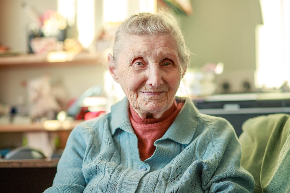 Bonjour Twitter, vous avez envie en cette veille de réveillon de #Noël d'aller toquer à la porte voir votre voisin ou voisine âgée et seule, mais vous ne savez pas comment l'aborder ?
#Thread 👇