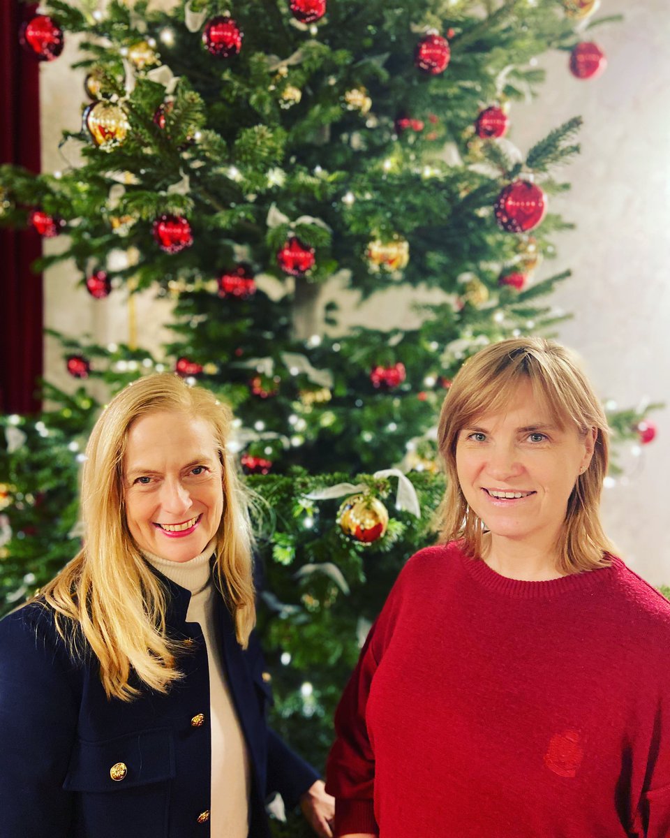 Erholsame Feiertage und ein glückliches Neues Jahr, vor allem Gesundheit wünschen Euch Sandra und Christiana