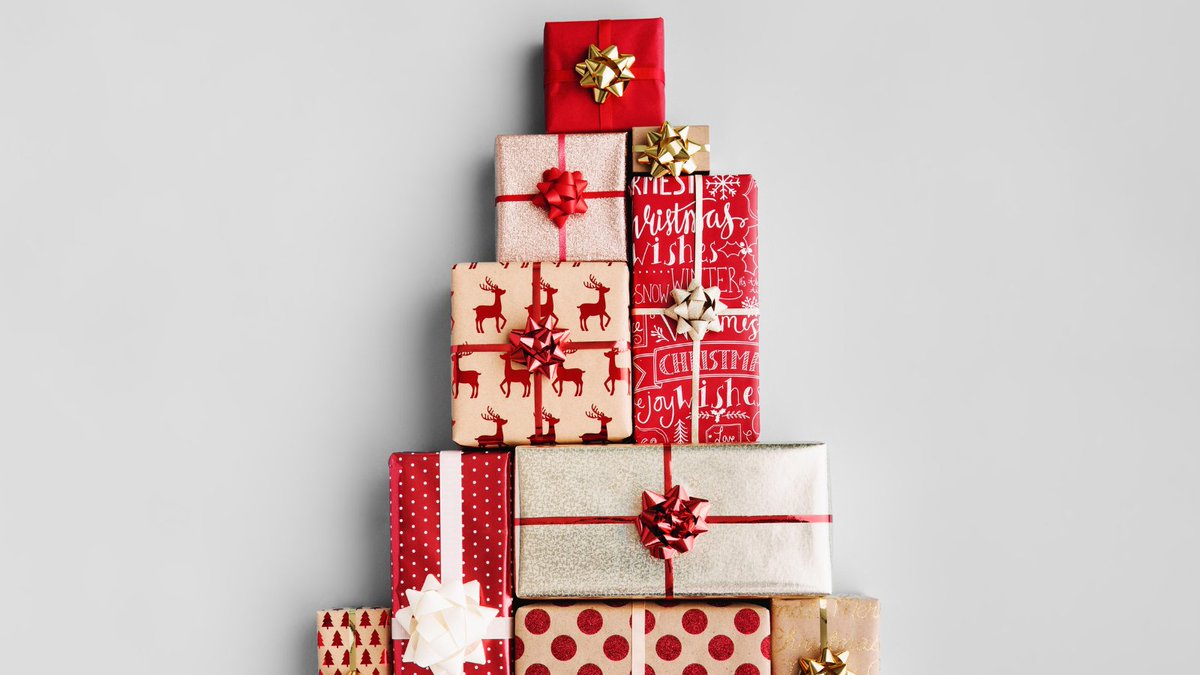 BristolCouncil's tweet photo. π Each year, Brits & Europeans give each other 82 MILLION unwanted gifts. Awkward? It doesnβt have to be!
Instead of leaving a gift to gather dust on a shelf, help it find a forever home by regifting, donating or selling it.
#WestOfEnglandRecycles #12TipsForChristmas π https://t.co/gcjCpVihZu