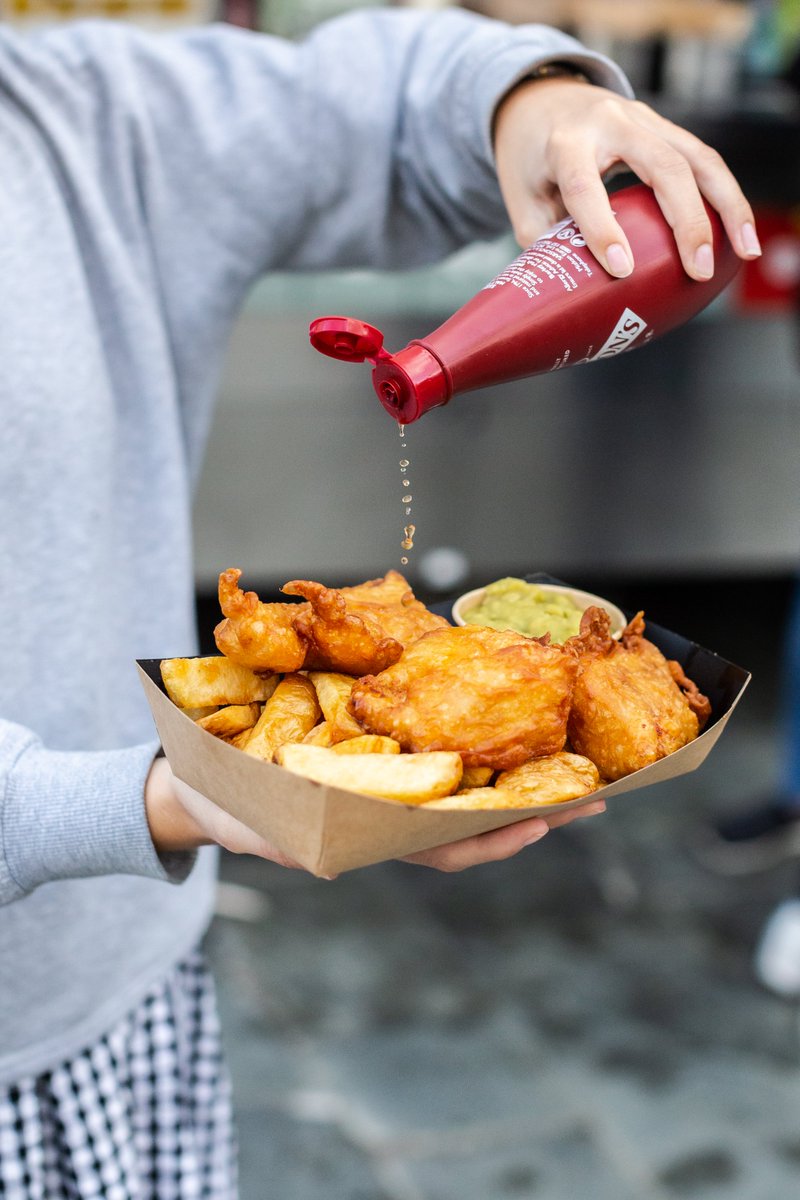 🚐 It's our last day trading of 2022 Carlton Club #whalleyrange from 5-9pm tonight. You can eat inside or outside in the chip cabin next to a fire pit 🔥 or takeaway for you to enjoy in surroundings of your choosing. Order online chippy-at-the-carlton-club.square.site #hiphopchipshop