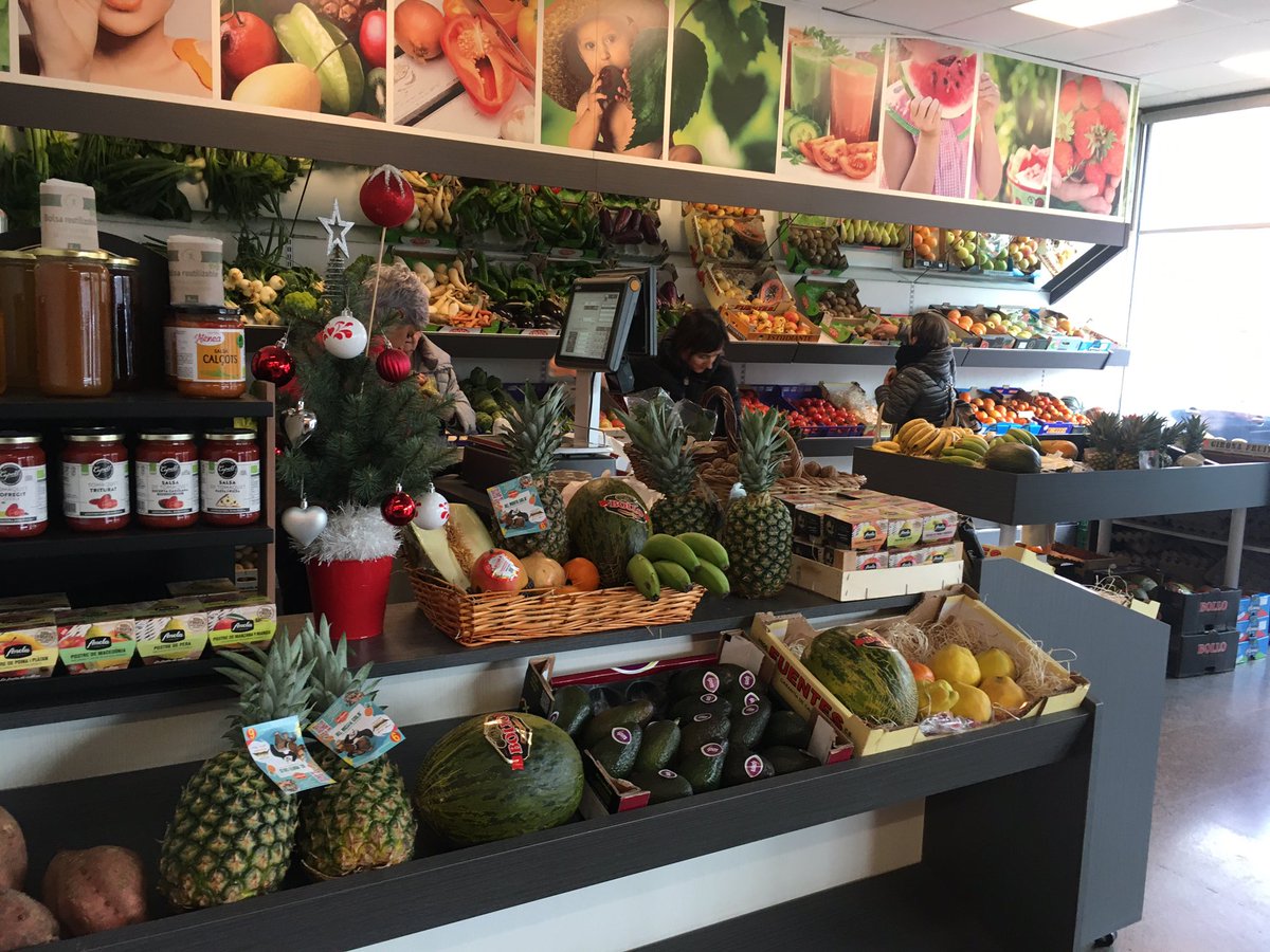 Quin goig que fa el Mercat ‼️
👉Taulells plens de producte fresc, de proximitat i de qualitat, i clientela fidel que ens acompanya tot l'any 😍
Gràcies per comprar al comerç local 💚
#elmercatetcuida