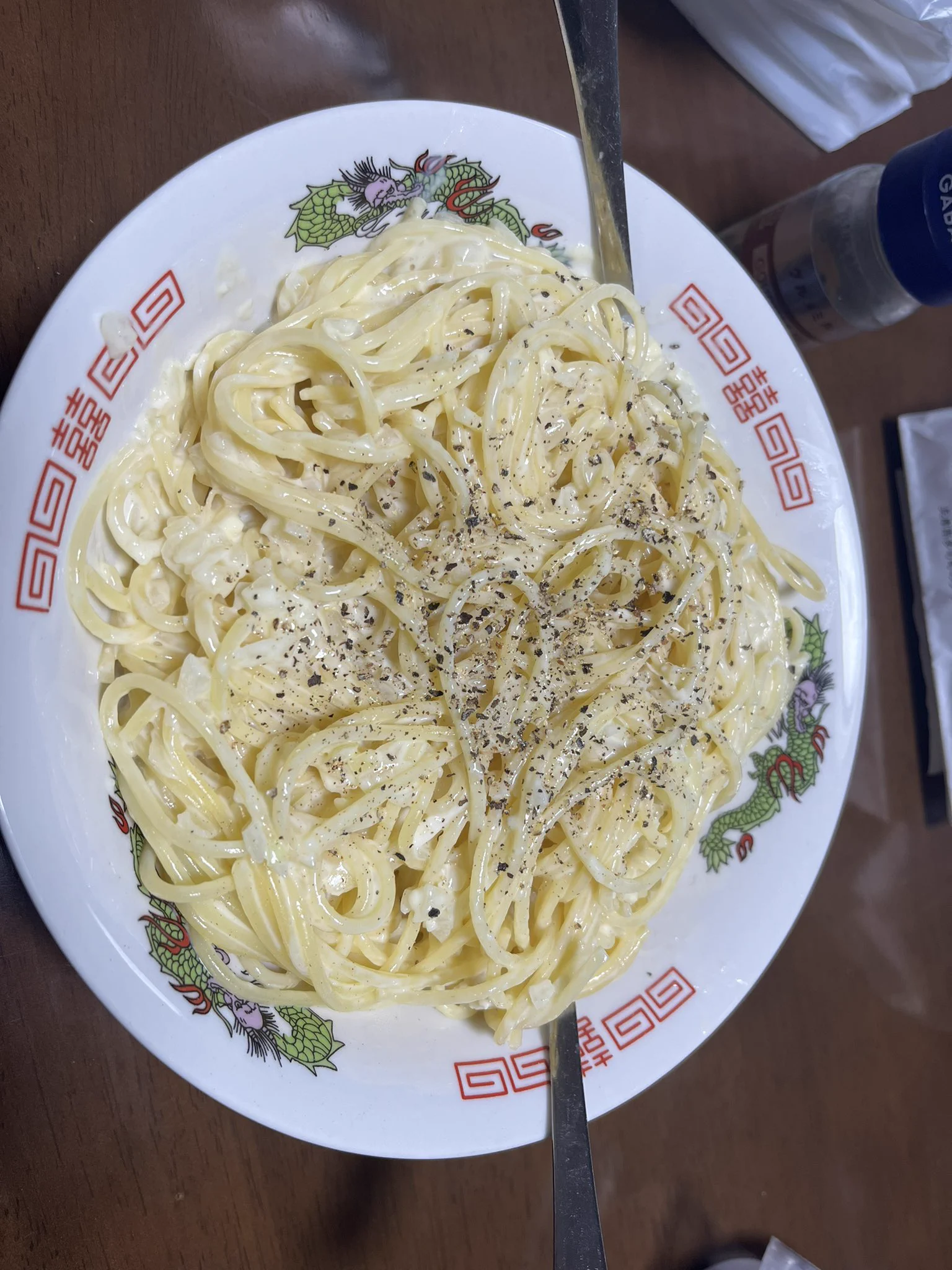 これ早速作ってみた！！
お皿が中華なのは許してください🙄
普通に美味しいけど自分なりに味付け変えれたらもっと美味しくなるな！！🥳  