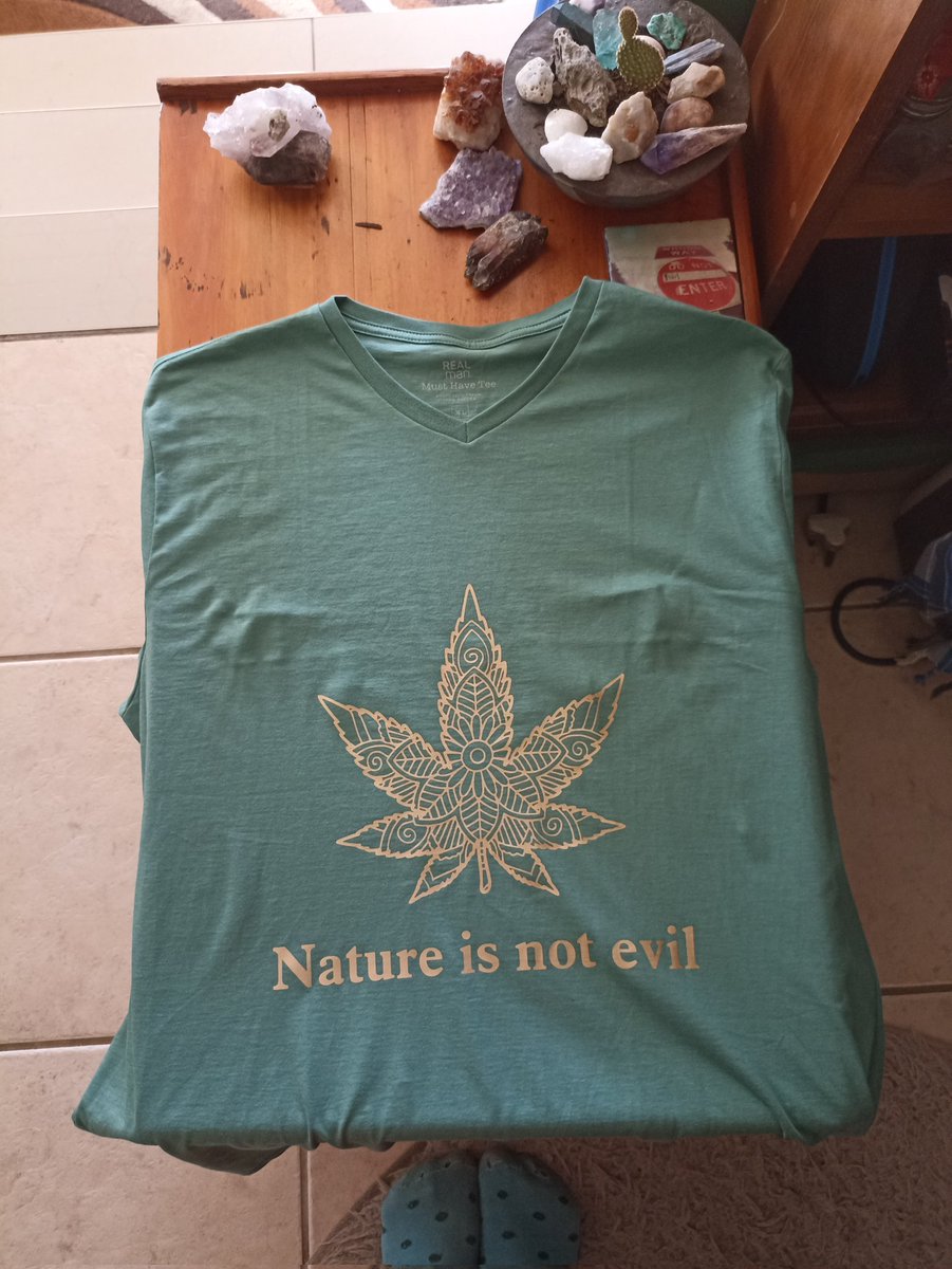 evergreen_herb's tweet photo. So happy with how this came out! Nature is not evil 🌱🌿🍄🌈

#Mmemberville #CannabisCommunity #cannabisindustry #weedsmokers #weedlovers https://t.co/wve8Lx9k6Z