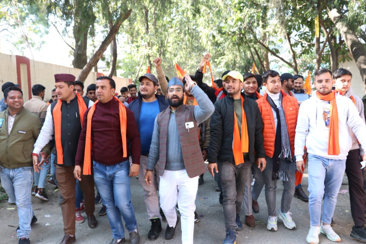 pankajmehta444's tweet photo. #निवेदन
24 की शाम होगी आशीष कुमार के नाम होगी
अध्यक्ष चुने आशीष कुमार #ABVP
अखिल भारतीय विद्यार्थी परिषद के प्रत्याशी आशीष कुमार के पक्ष में 24 दिसंबर को मतदान करने की अपील की। #AbvpDynamite https://t.co/4xzWlBhQZE