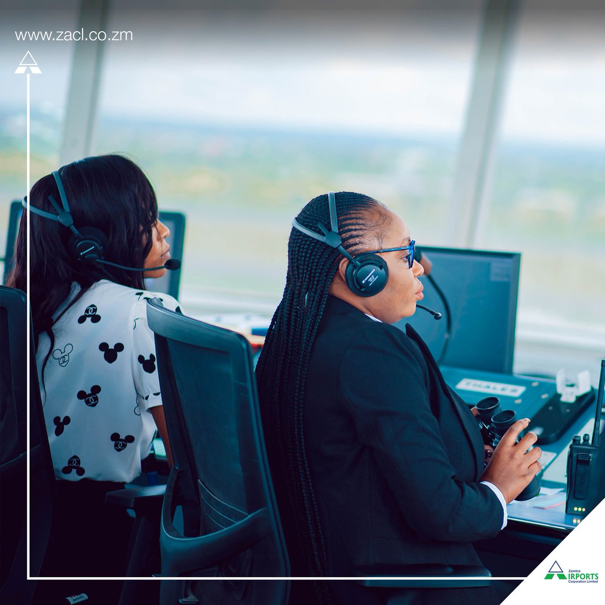 ZambiaAirports's tweet photo. Team #ZACL is working hard at the #GatewayToPossibilities this #ChristmasWeekend to help you connect with your family and friends all over the world! 😊
#KeepFlying https://t.co/r5yiAW4c1L