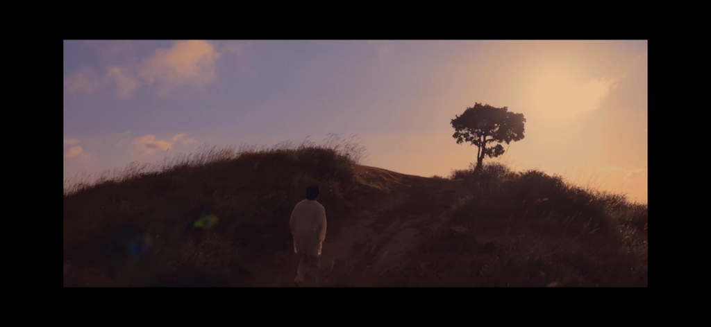 kvibe_yonhap's tweet photo. MV of #BTS′ leader #RM′s new song ′#WildFlower′ shows #Hwangmaesan mountain in #Hapcheon!

This place is beautiful !

 https://t.co/nb2k3SvvPS https://t.co/MQnYdUcxDs