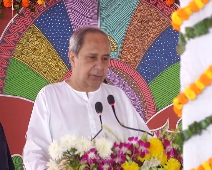 NandighoshaTV's tweet image. ସରଗି ଫୁଲ୍ -୨୦୨୨ ଉଦଯାପନୀ ଉତ୍ସବରେ ପିଲାମାନଙ୍କ ସହ କଥା ହେଲେ ମୁଖ୍ୟମନ୍ତ୍ରୀ ନବୀନ ପଟ୍ଟନାୟକ । ହକି ତୁମକୁ ଭଲ ଲାଗେ କି? ଜାନୁଆରୀରେ ହେବ ହକି ବିଶ୍ବକପ୍ ।
#Sargiful #Odisha #NaveenPatnaik #NandighoshaTV