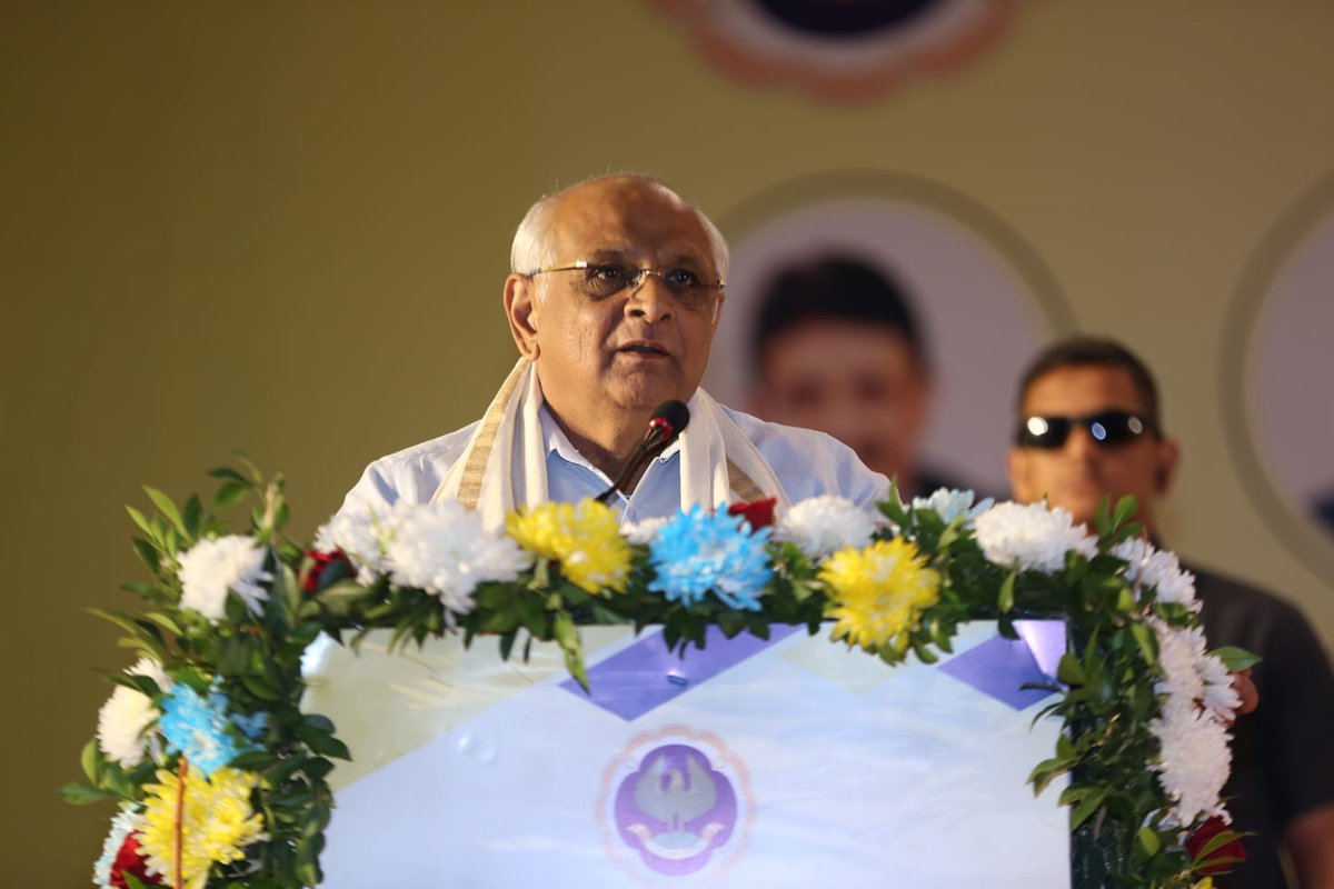 CMOGuj's tweet photo. મુખ્યમંત્રી શ્રી ભૂપેન્દ્ર પટેલે ઈન્સ્ટીટ્યુટ ઓફ ચાર્ટર્ડ એકાઉન્ટન્ટ્સ ઓફ ઈન્ડિયા દ્વારા અમદાવાદ ખાતે આયોજિત ‘નેશનલ કોન્ફરન્સ ઓફ CA સ્ટુડન્ટ્સ’ નું ઉદઘાટન કર્યું હતું. મુખ્યમંત્રીશ્રીએ આ વ્યવસાયને અર્થતંત્રનો મહત્વપૂર્ણ સ્તંભ ગણાવી રાષ્ટ્રનિર્માણમાં યોગદાન આપવા આહવાન કર્યું હતું. https://t.co/j3zIZuMwc4