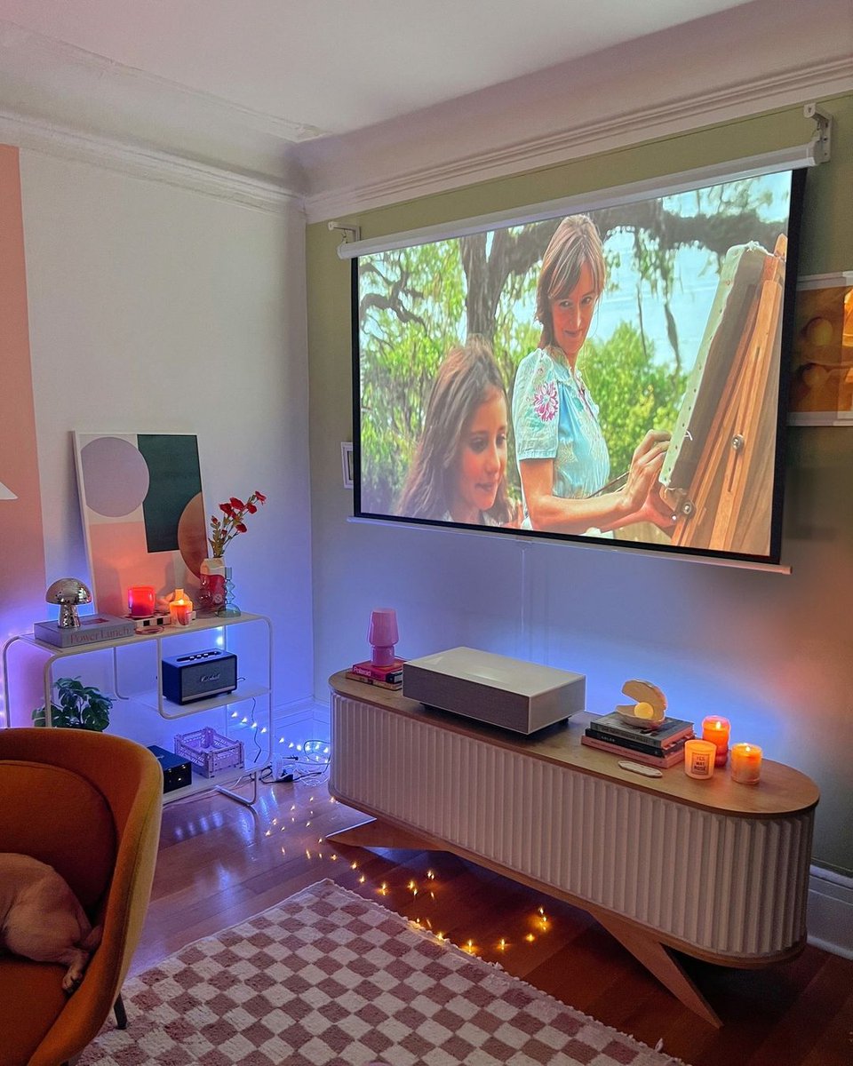 LGGulf's tweet image. How about spending a cozy movie night with #LGCineBeam? 

(📷: @honeyidressedthepug)

#HU715QW #USTprojector #holidays #4Kprojector #cozyhome #cozyevening #interiorinspiration #LG #LGGulf