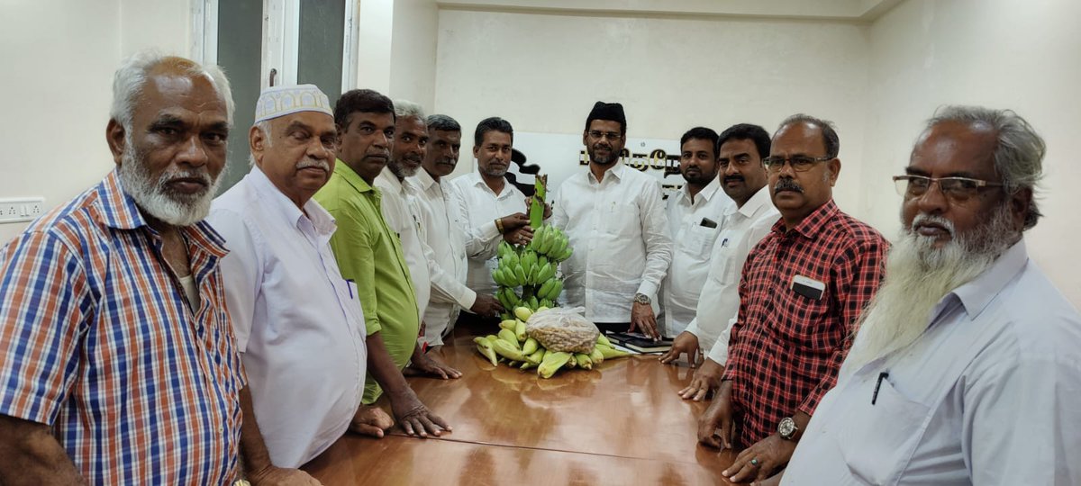 tmmkkkl's tweet photo. மமக மாநில விவசாய அணி துணைச் செயலாளர் பாலை குஞ்சரம் குலாப்ஜான் அவர்கள் மாநில பொதுச் செயலாளர் ப.அப்துல் சமத் எம்எல்ஏ அவர்களுடன் இன்று நேரில் சந்தித்து வாழ்த்துக்களை பெற்றார்...
உடன் கள்ளக்குறிச்சி மாவட்ட நிர்வாகிகள் https://t.co/BF035MU8Ko