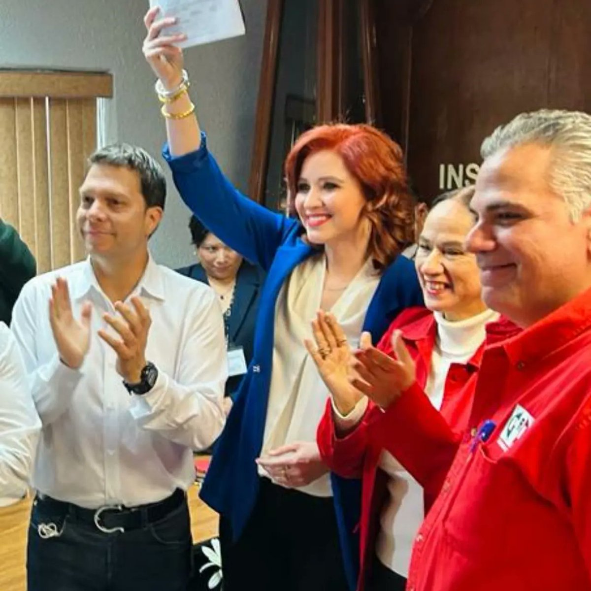 Hoy me registré como candidata al Senado por la coalición Va X México 

Es un gran honor encabezar desde Tamaulipas la defensa de las instituciones y la lucha contra el autoritarismo con la construcción de una alianza ciudadana.

Estoy lista el 28 de diciembre comenzamos!