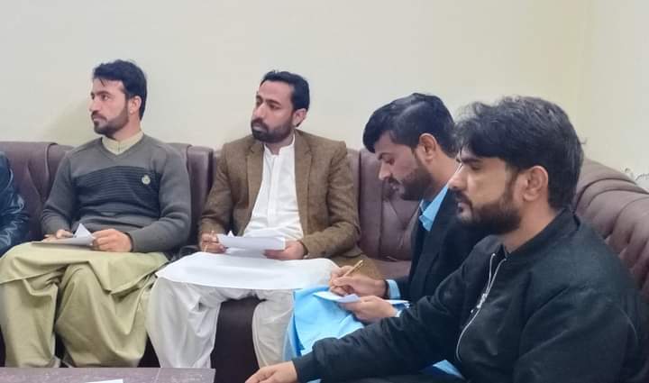 BSO_Pajjar_'s tweet photo. بلوچ اسٹوڈنٹس آرگنائزیشن ( پجار ) کا آٹھواں مرکزی کمیٹی کا اجلاس زیر صدارت مرکزی چیرمین مرکزی سیکرٹریٹ میں جاری ۔ https://t.co/S0YctGfzhf