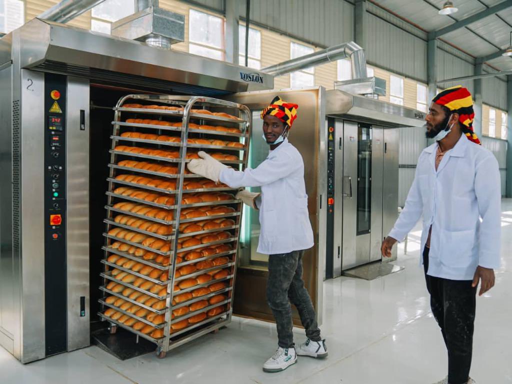 AbiyAhmedAli's tweet photo. Together with First Lady Zinash, we have inaugurated the Wolaita Sodo Flour and Bread Factory, which is part of the Office of the First Lady’s many pro-poor initiatives and a pathway to aspirations to make #Ethiopia a regional and continental bread basket. https://t.co/i7F2h8VISh