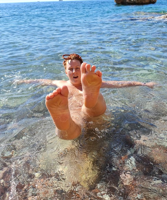 Let's swim together? https://t.co/XsDWlQ4E7U<a href="/tag/myxanniversary"class="tags"><span>#myxanniversary</span></a>