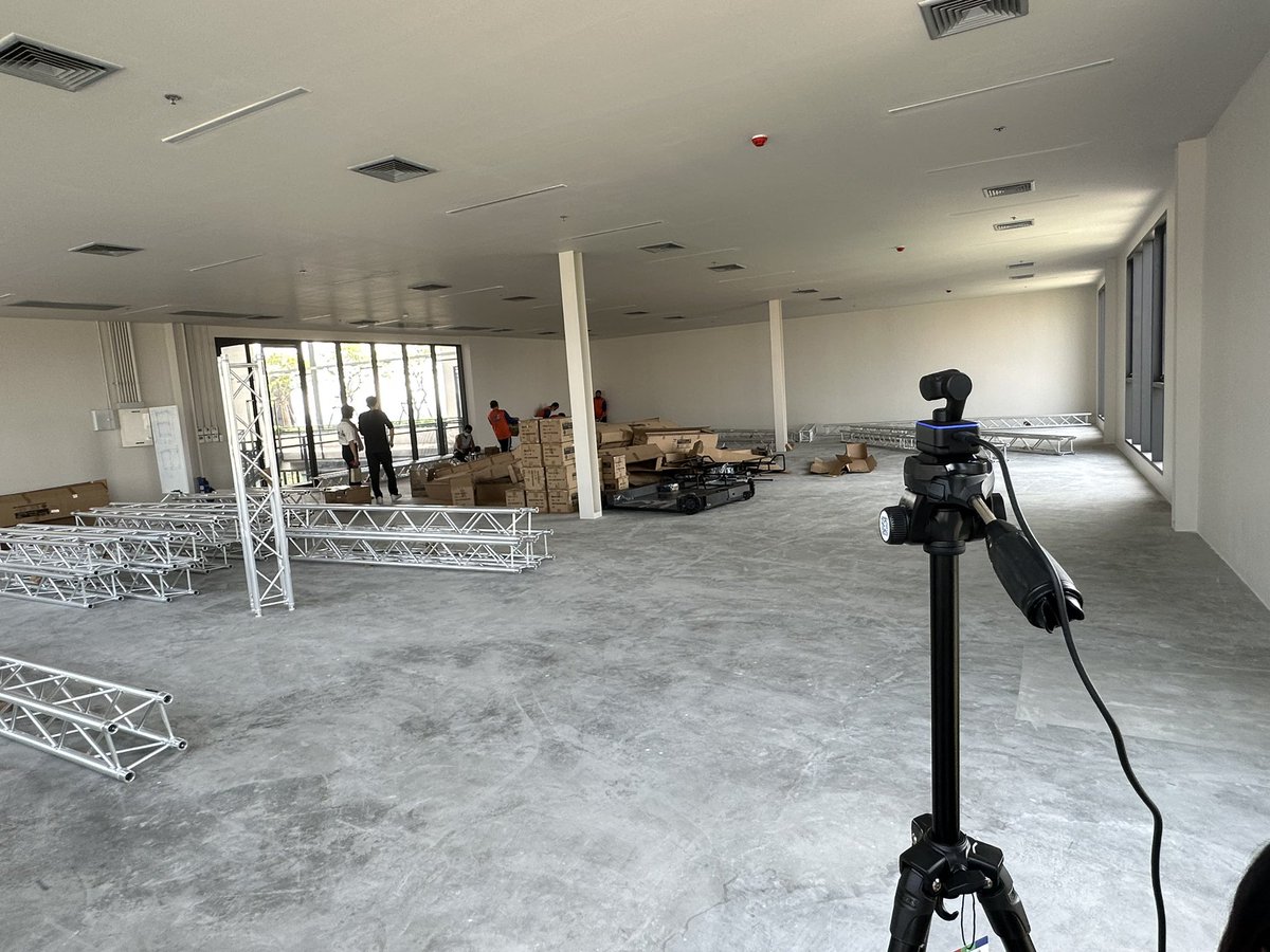 STEPVRmetaverse's tweet photo. Things are shaping up nicely with our partner's Petabit headquarter office in Bangkok! We are excited to be building and working hard towards the holiday season!
#stepvr #expansion #teambuilding #petabit #metaverse #vr #ar #virtualreality #gaming #vrgaming https://t.co/EaJsFl8Hxn