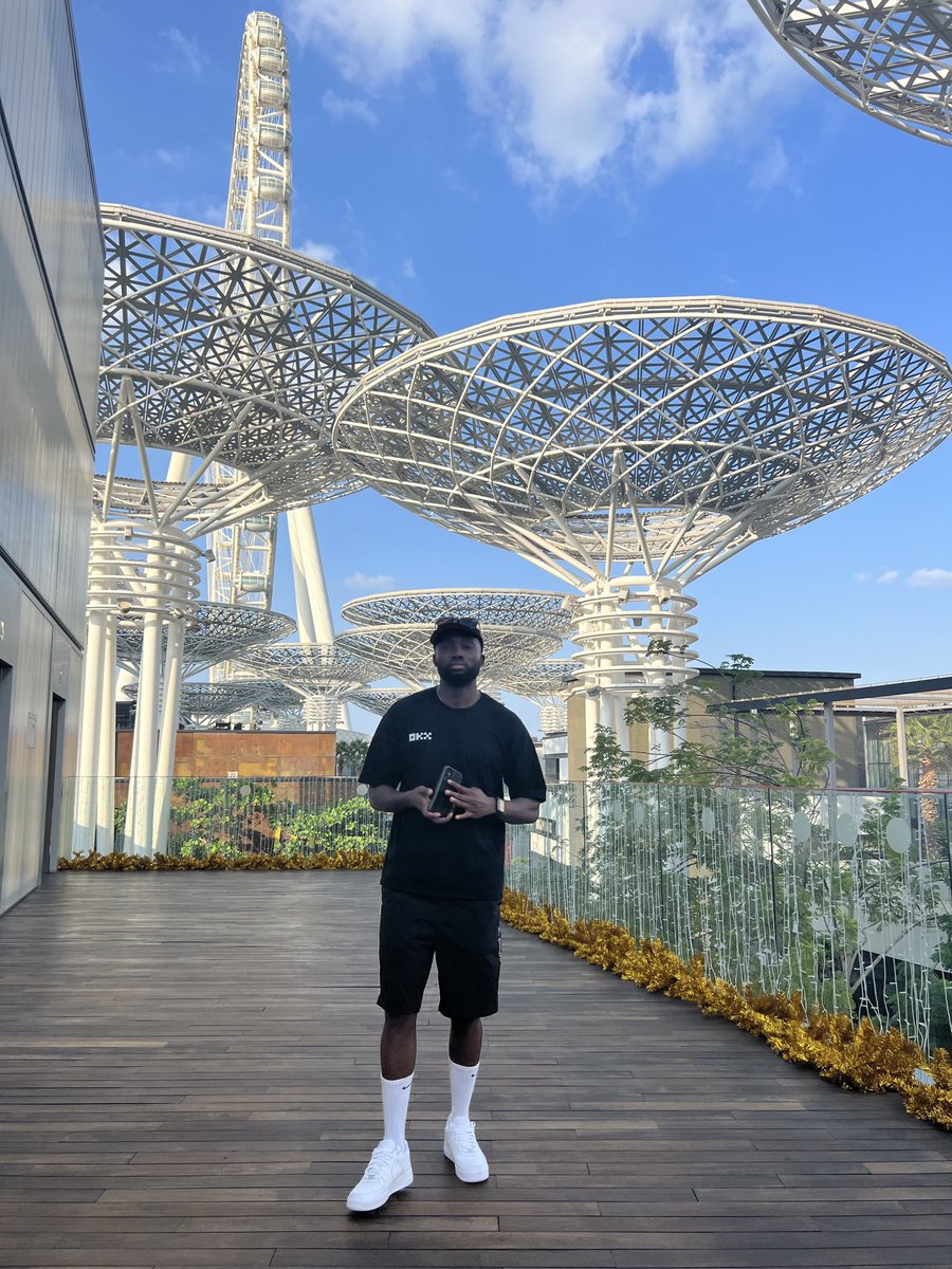 greybtc's tweet image. 1 lucky person who interacts with this tweet will be surprised with $1000 $BNB in their wallet. 

Santa vibes🎅🏿