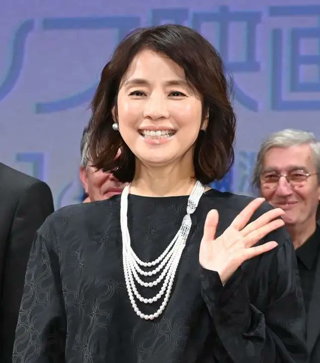 _actress_luv's tweet photo. 【初めて女優さんに会えた日🥀】
 #石田ゆり子 さん   2022.12.01

 #フランス映画祭2022 https://t.co/V8TDzMMBH0
