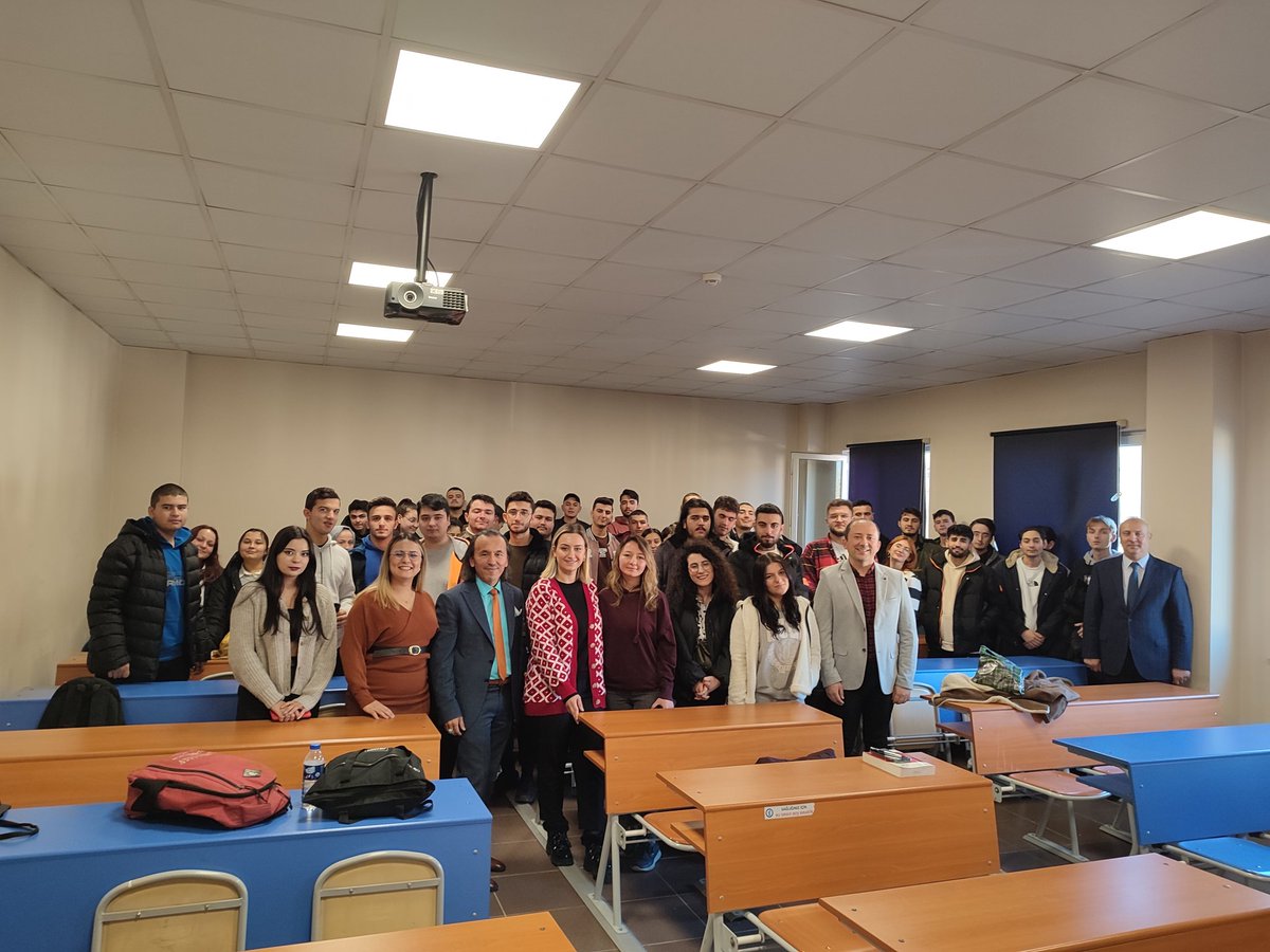 BARU_UlusMyo's tweet photo. Mesleki Söyleşiler XV kapsamında Tapu ve Kadastro XIX. Bölge Müdürlüğü (Kastamonu) Bartın Tapu Müdürü İdris Çiçek tarafından “Neden Tapu ve Kadastro? Tarihsel Gelişimi ve Önemi” konu başlıklı söyleşi Meslek Yüksekokulumuzda gerçekleştirildi. @baruedutr @uzun_orhan https://t.co/ywarcmQpYb