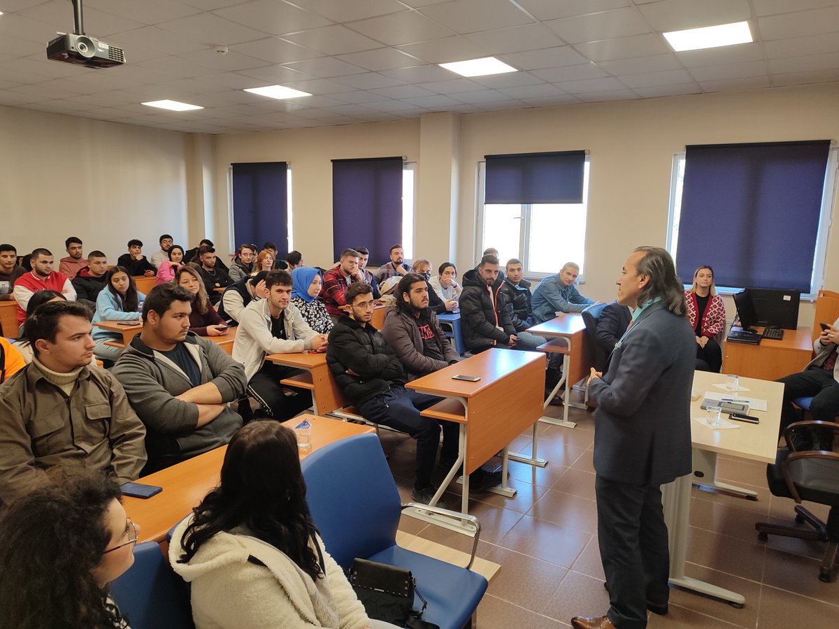 BARU_UlusMyo's tweet photo. Mesleki Söyleşiler XV kapsamında Tapu ve Kadastro XIX. Bölge Müdürlüğü (Kastamonu) Bartın Tapu Müdürü İdris Çiçek tarafından “Neden Tapu ve Kadastro? Tarihsel Gelişimi ve Önemi” konu başlıklı söyleşi Meslek Yüksekokulumuzda gerçekleştirildi. @baruedutr @uzun_orhan https://t.co/ywarcmQpYb
