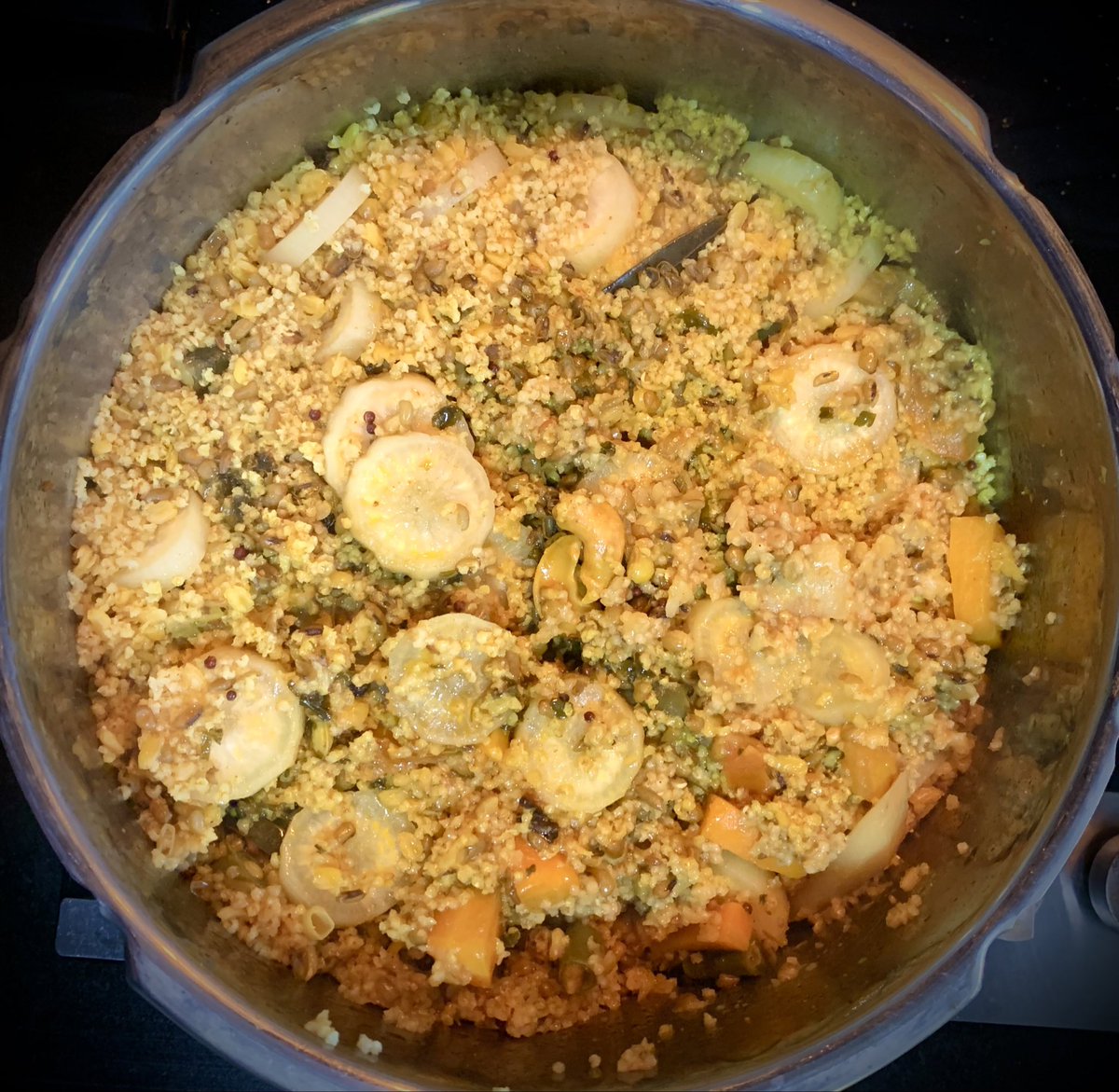 anilbhatortho's tweet image. Guess the main ingredients of this #Khichadi 😋

#OrthoChef