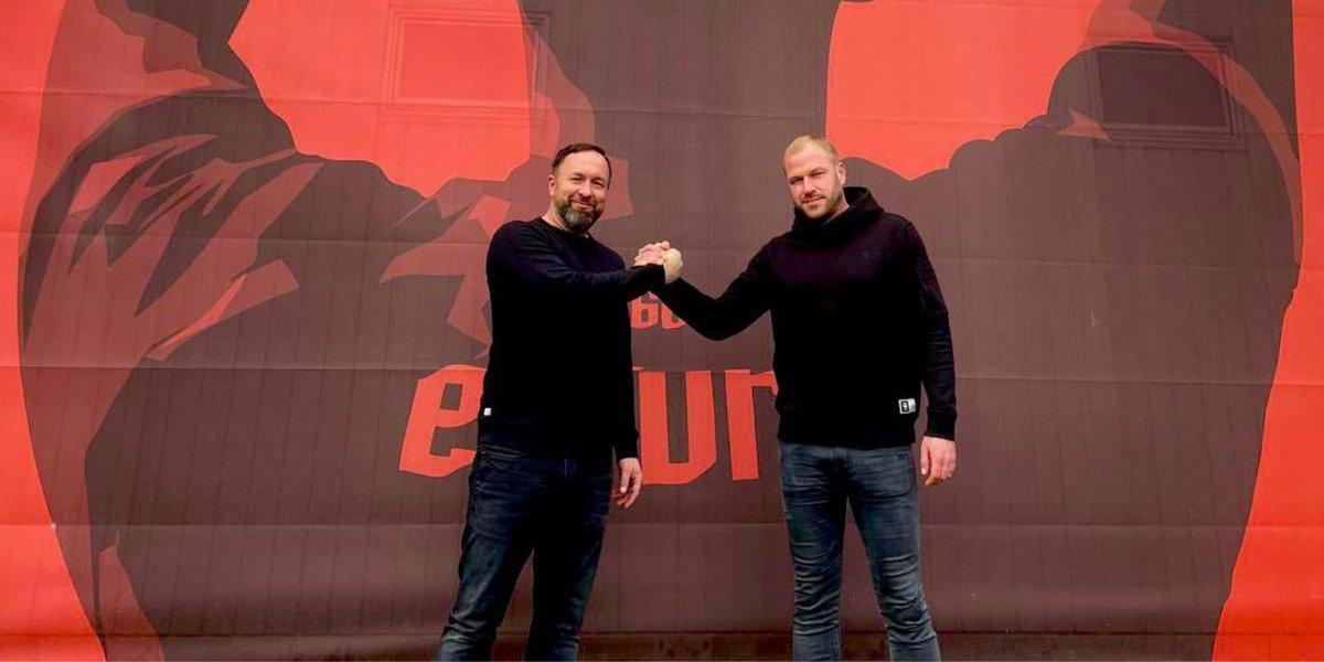 ROTWEISSERFURT's tweet photo. Norman Loose kommt!
Er wird ab 2.1.2023 für die Trainer Entwicklung in der Nachwuchsakademie verantwortlich sein.
https://t.co/Or6iLIw47T

#RWE #FCRWE #rwe1966 #rotweiss #rotweisserfurt #erfurt https://t.co/4PzzNuwVS9