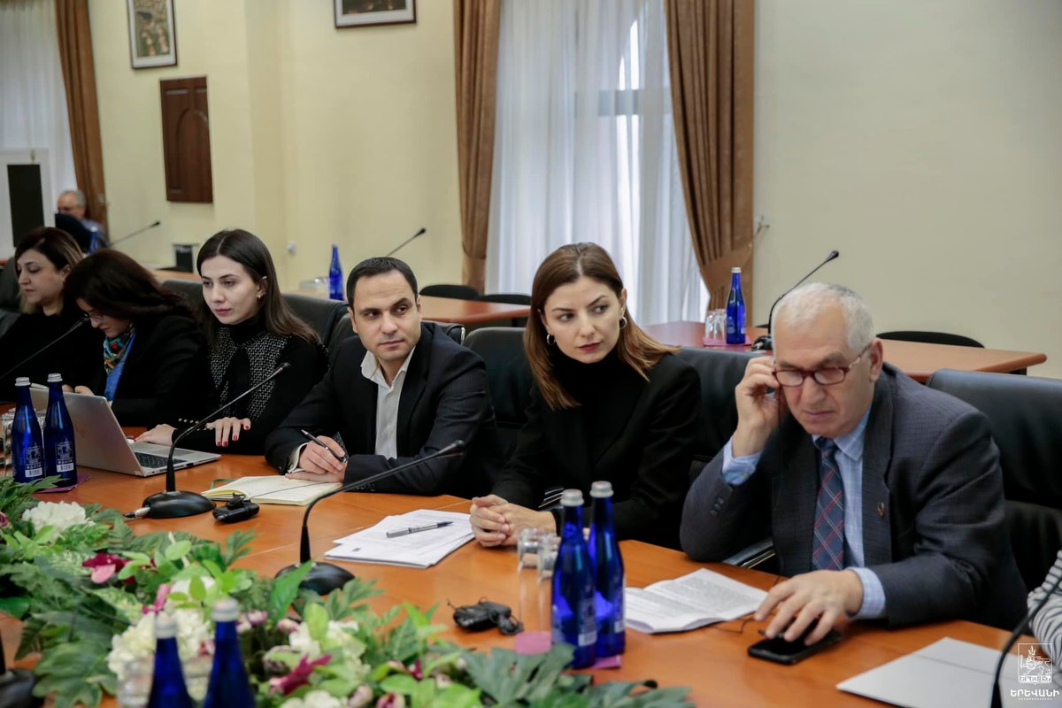 ArmeniaSDGLab's tweet photo. 😎 We have finalized the "Yerevan 2.0: towards more inclusive and greener recovery" project this week.
 🔗 Check https://t.co/A2XLFFQLeG our platform which was developed as part of our #digitaltransformation efforts. #innovation https://t.co/LZDMNCuv2N