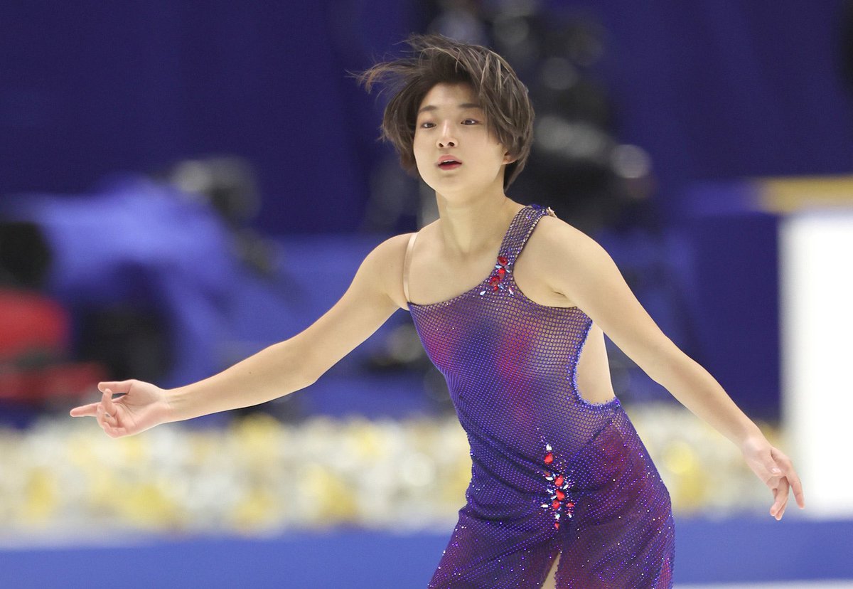 MOMENT powered by Nikkan gendai on X: 全日本フィギュア・公式練習 #坂本花織 #フィギュアスケート #公式練習  t.coF88VbuSIAz  X