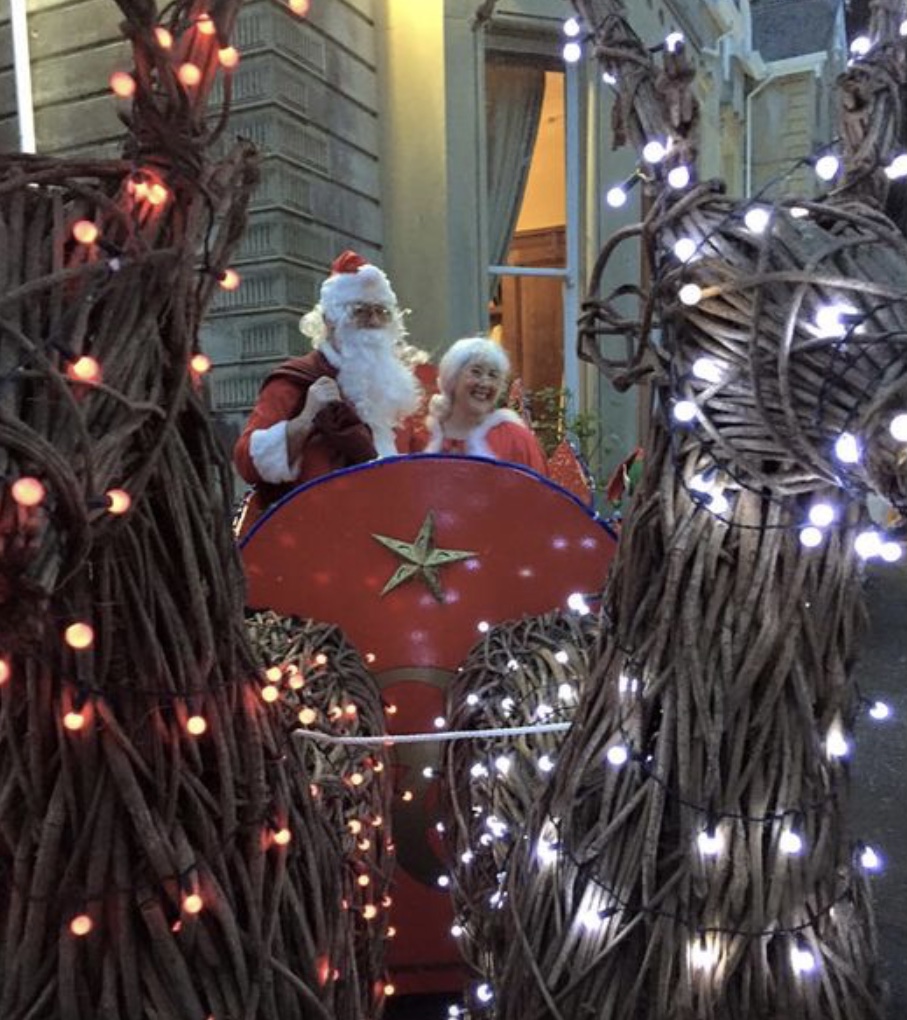 Friends of Broneirion (@friendsofbron) on Twitter photo Our best wishes to you all at Christmas and throughout the New Year. ๐๐คถ๐ป๐
๐ปโ๏ธ
Dymunwn Nadolig Llawen a Blwyddyn Newydd Dda i chi gyd.โ๏ธ๐
๐ป๐คถ๐ป๐
<a href="/GuidingCymru/">Girlguiding Cymru ๐ด๓ ง๓ ข๓ ท๓ ฌ๓ ณ๓ ฟ</a> <a href="/TrefoilGuild/">Trefoil Guild UK</a> <a href="/FriendsofWaddow/">Friends of Waddow</a> Our best wishes to you all at Christmas and throughout the New Year. ๐๐คถ๐ป๐
๐ปโ๏ธ
Dymunwn Nadolig Llawen a Blwyddyn Newydd Dda i chi gyd.โ๏ธ๐
๐ป๐คถ๐ป๐
<a href="/GuidingCymru/">Girlguiding Cymru ๐ด๓ ง๓ ข๓ ท๓ ฌ๓ ณ๓ ฟ</a> <a href="/TrefoilGuild/">Trefoil Guild UK</a> <a href="/FriendsofWaddow/">Friends of Waddow</a>