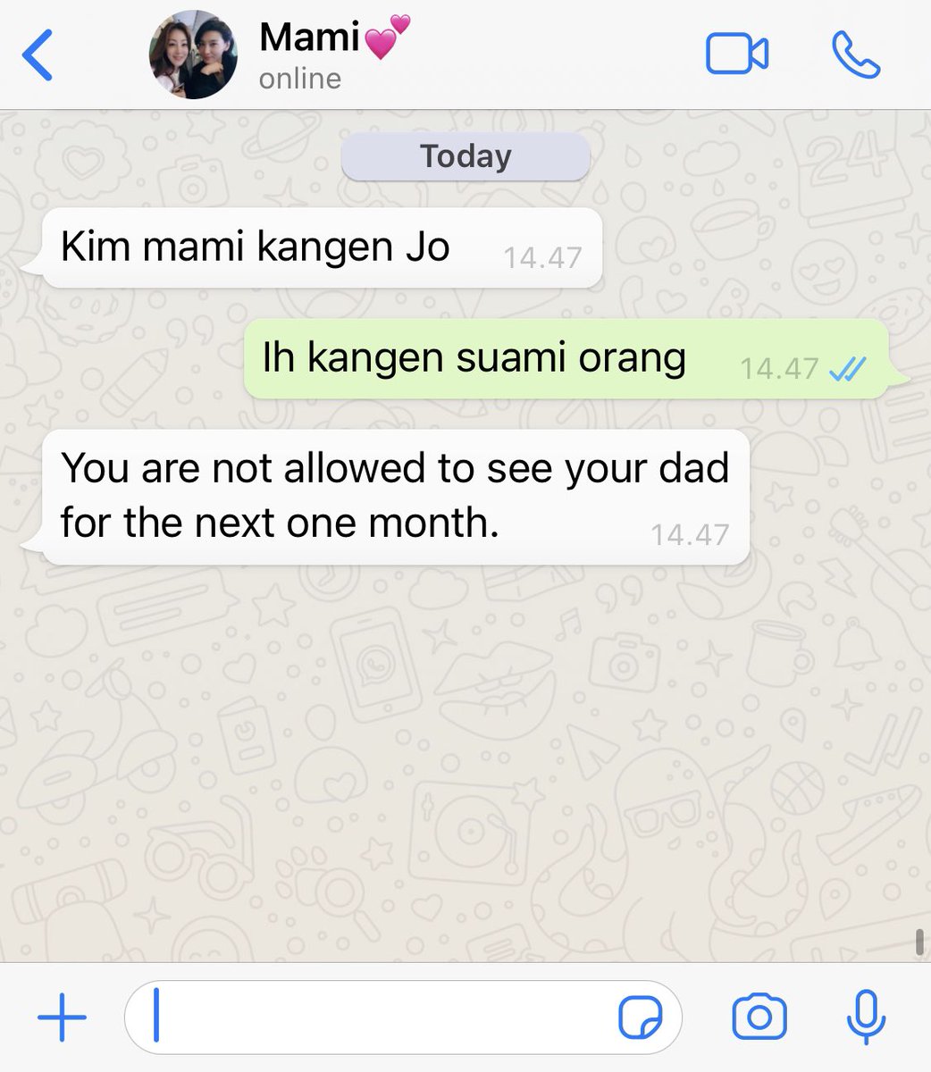 vvrites's tweet photo. selamat hari ibu walaupun telat sehari for Mami💕 https://t.co/4fmKzPEXic