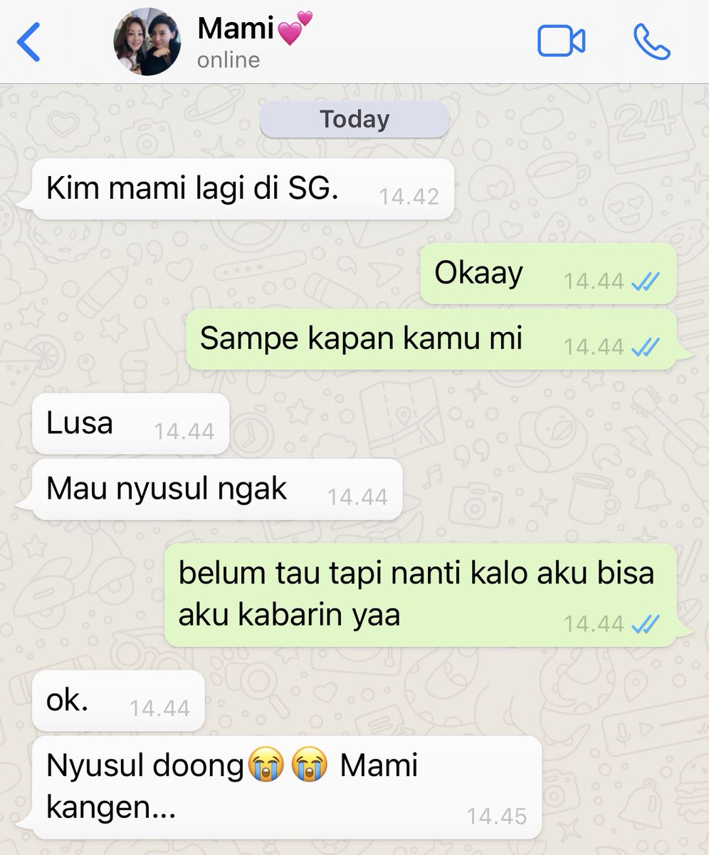 vvrites's tweet photo. selamat hari ibu walaupun telat sehari for Mami💕 https://t.co/4fmKzPEXic