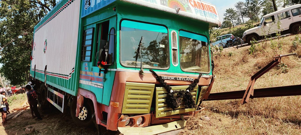 pfaodisha's tweet photo. @dmkoraput @SPkoraput @farddept @DGPOdisha @otvnews @kanak_news @ArgusNews_in Cattle transported illegally met an accident under Baipariguda PS, Korafut. Request to take action and send survived Cattle to near Goshala. https://t.co/0BrwhmWs6T