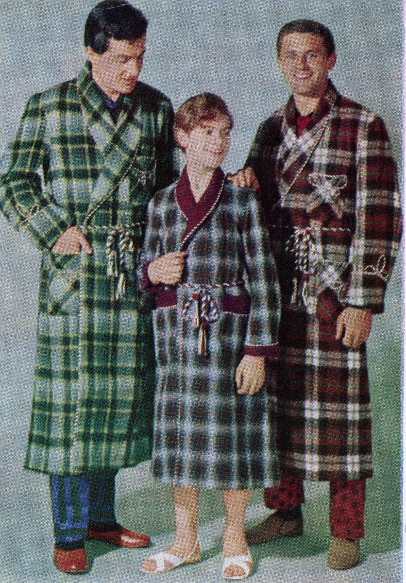 CoopHeritage's tweet image. Twas' the week before Christmas, and all through the land - families were planning their festive Instagram...
These lovely man-made fibres were advertised by the Co-op Christmas Catalogue in 1968 for all the family #12Daysof Christmas #Family #ARAScot