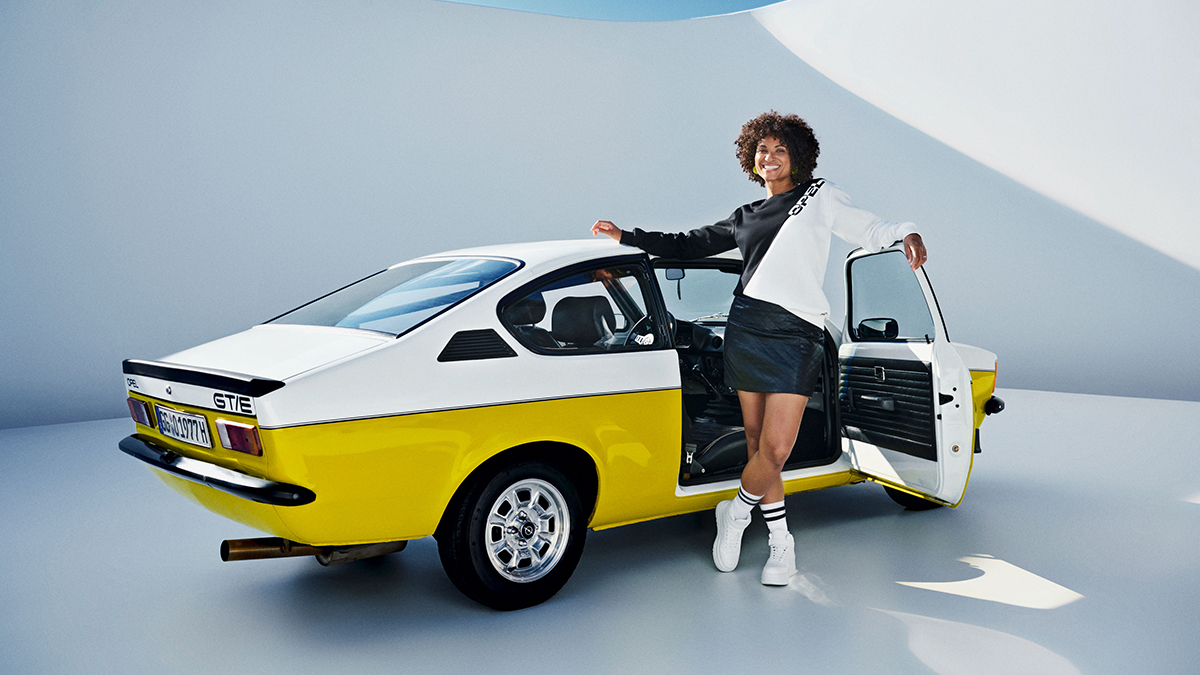 Opel's tweet image. Looking like a 70s supermodel. Go vintage: s.opel.com/du5970 #OpelCollection