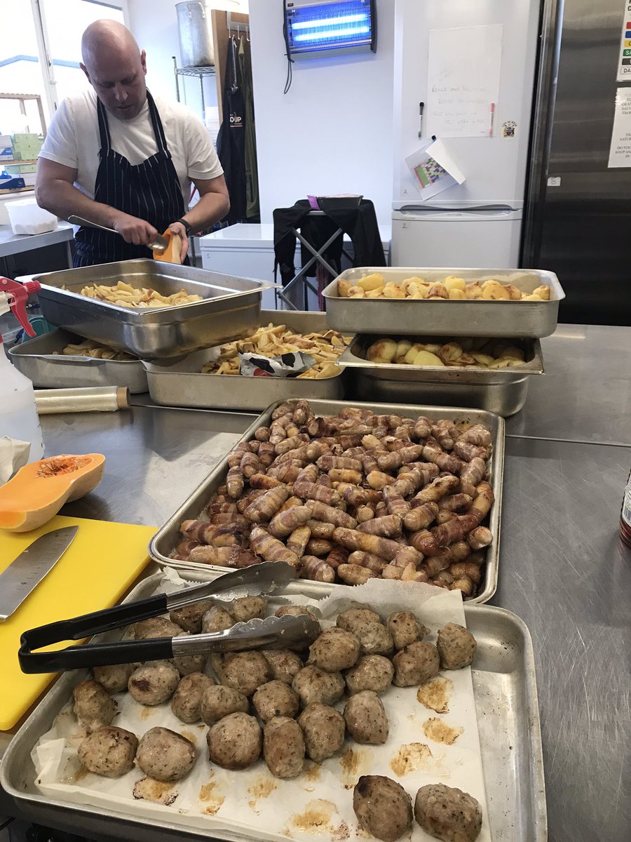 NewburySoup's tweet photo. 70 full Christmas Dinners cooked by @robertaverychef and @cobbettjulie for @newburysoupkitchen client Christmas Party. Preparations took all day. Food donated by @waitrose  @tescofood and @TheNAVPeople. Community coming together to feed people who are hungry. #notjustsoup https://t.co/LZZSrBukT5