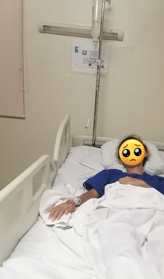 aar_ladybugfans's tweet photo. Lo he intentado antes, solo quiero hablar porque no se que más hacer, ha sido uno de los años más mierdas de mi vida, en unas horas estará @karelyruiz_mx en mi ciudad y no poder conocerla por mi salud tras esta horrible operación,no pido nada gratis, ojalá pudiera hablar con ella https://t.co/RbccQYzEba