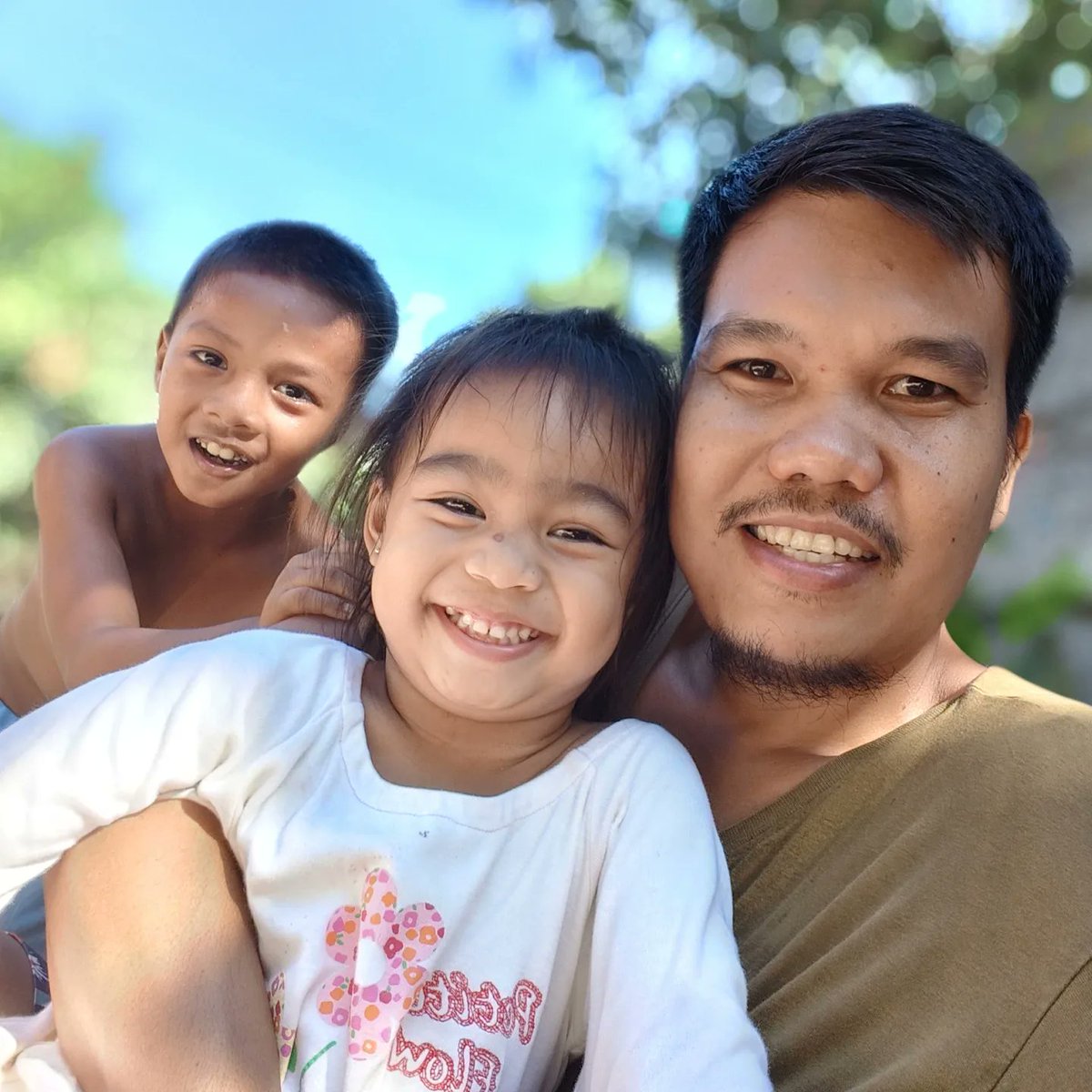 JordanMacadaeg's tweet photo. Always choose to be happy and make someone happy everyday!🥰
#ShotonOPPO #OPPOJoyBox2022
#OPPOStreetview #OllieTravels #OPPOSummer #OPPOReno8Series #ThePortraitExpert #ReinterpretYourMoments #OPPOLookUp #OPPOPadAir #InspirationAhead #ISeeOPPO https://t.co/ITO0jBTwiB