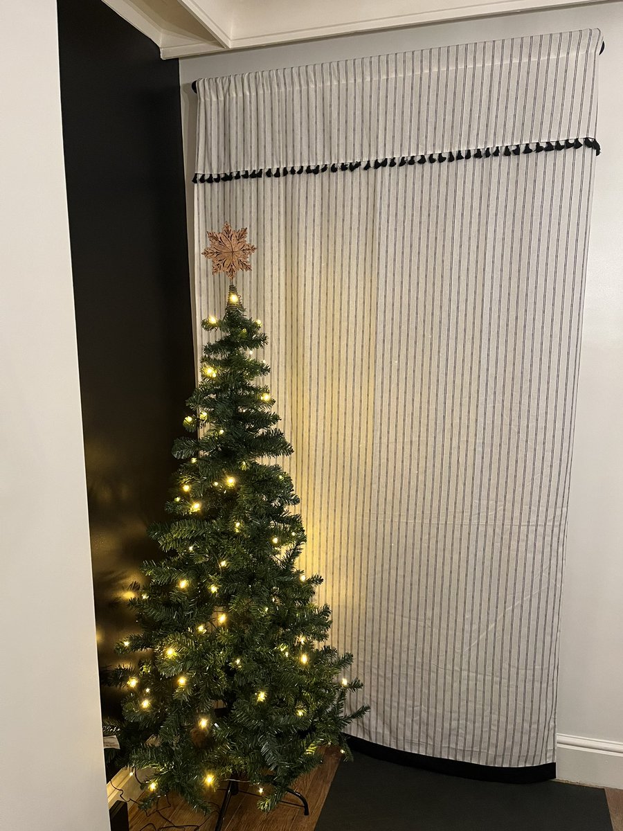 laura_higgins5's tweet photo. @clairedeeley My step mum returned the amended curtain last night so I can now (just using that as an excuse really as to why I haven’t already put the decs up 😂) https://t.co/mV0dc6fXmu