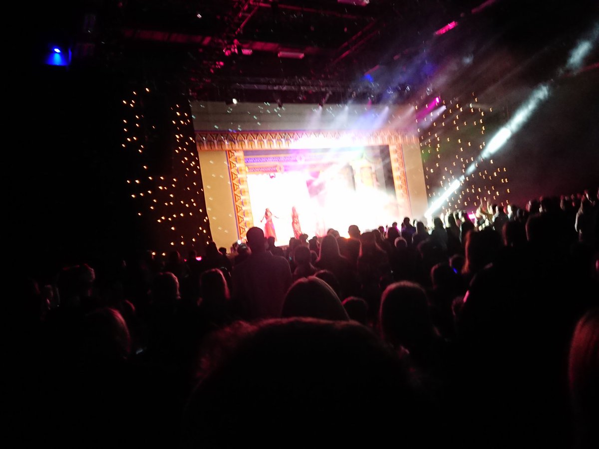 Loved #Alladdin at <a href="/BrightonCentre/">Brighton Centre</a> opening night last night Just some silly fun to drag us into some festive spirit when we are all struggling. This amazing family show is only on for a few days so book fast people and support this amazing local prod <a href="/CoolBrighton/">Cool Brighton</a> <a href="/CoolSussex/">Cool Sussex</a>