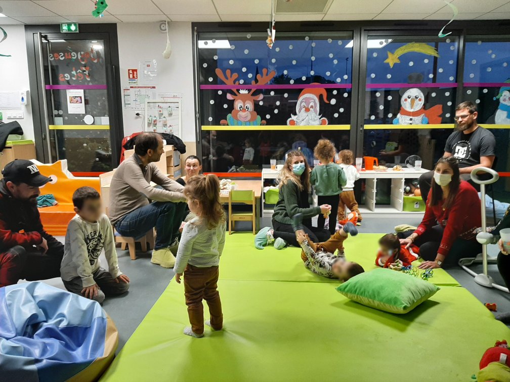 fedeADMR_82's tweet photo. 🎄C'est aussi #Noel pour les enfants de la micro-crèche #ADMR de Saint Nicolas !🎅
Chaque enfant a reçu un cadeau du Père Noël lors de l'annuel goûter de Noël.  Les parents ont pu aussi profiter avec un repas tous ensemble. 🫶 https://t.co/vn3oWaZ4Wj