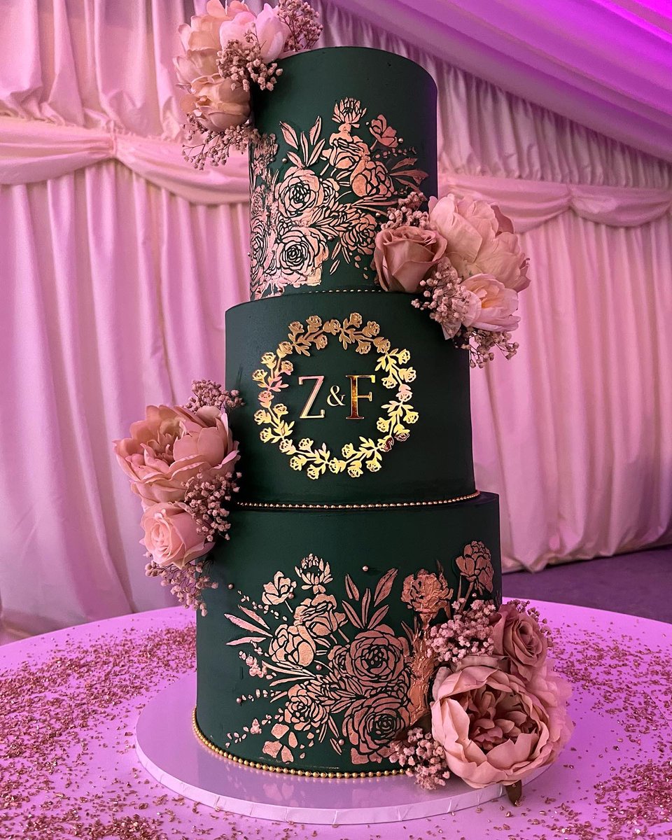 KirkleathamWG's tweet photo. Congratulations to Mr &amp; Mrs Khan who celebrated their beautiful wedding with us yesterday ✨
What a breathtaking Bride! ✨

#weddingvenue #asianwedding #bride #wedding #redcarwedding #teessidewedding #KWGweddings #KWGevents #decemberwedding #marqueewedding https://t.co/CN4tudnspt