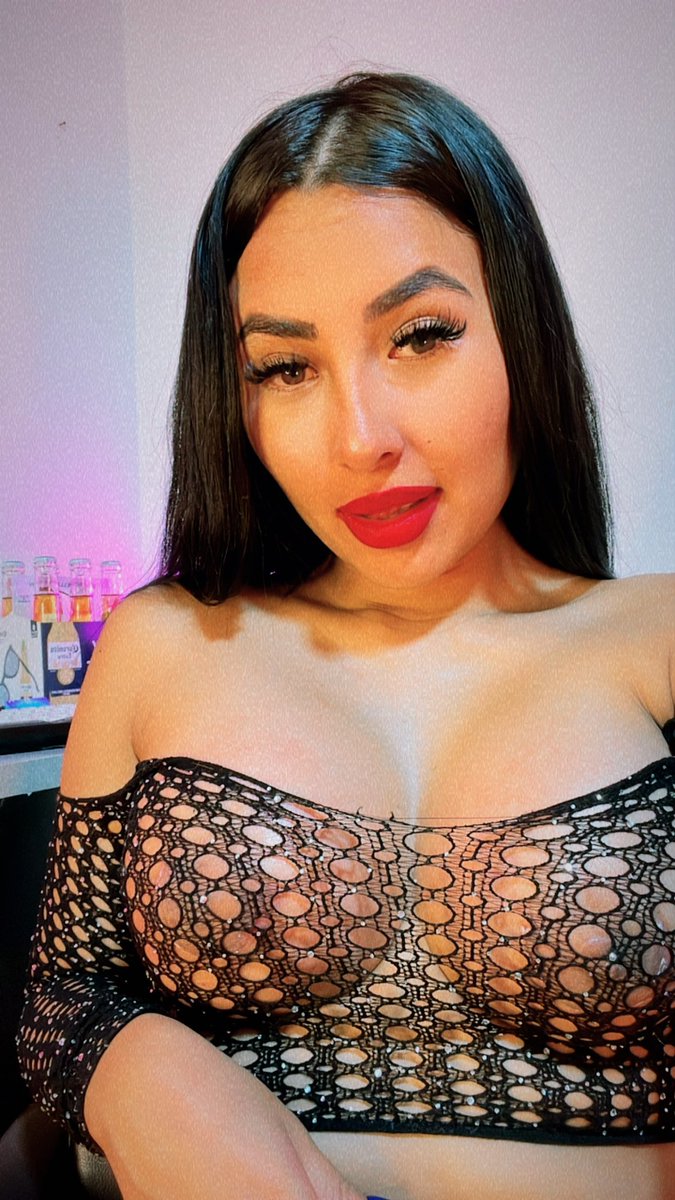 Veronica_750_'s tweet photo. Online @LatinJHstudios @StripChatGirlz @StripchatM @Stripchat_my https://t.co/F1ISVdQKLH