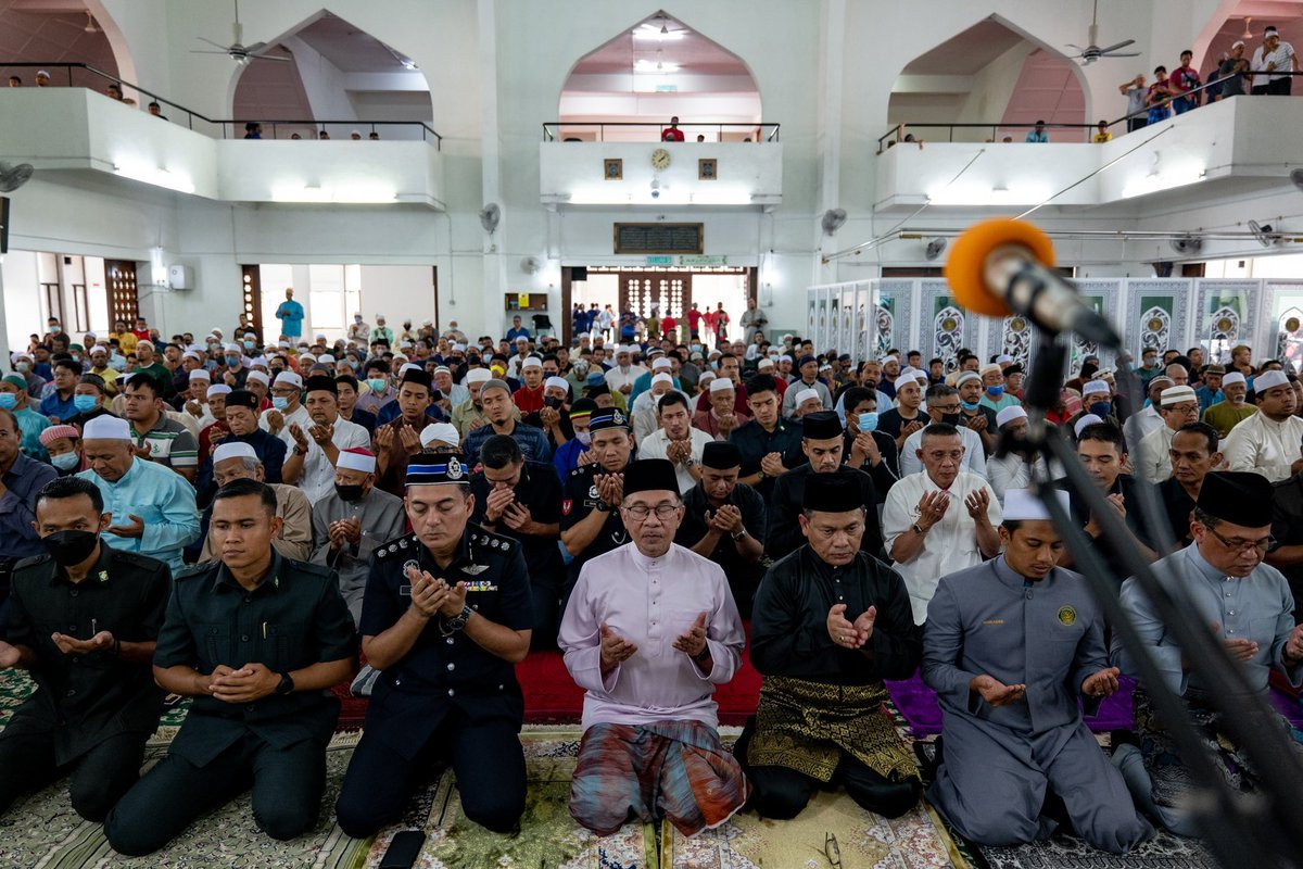 Anwar Ibrahim tweet media