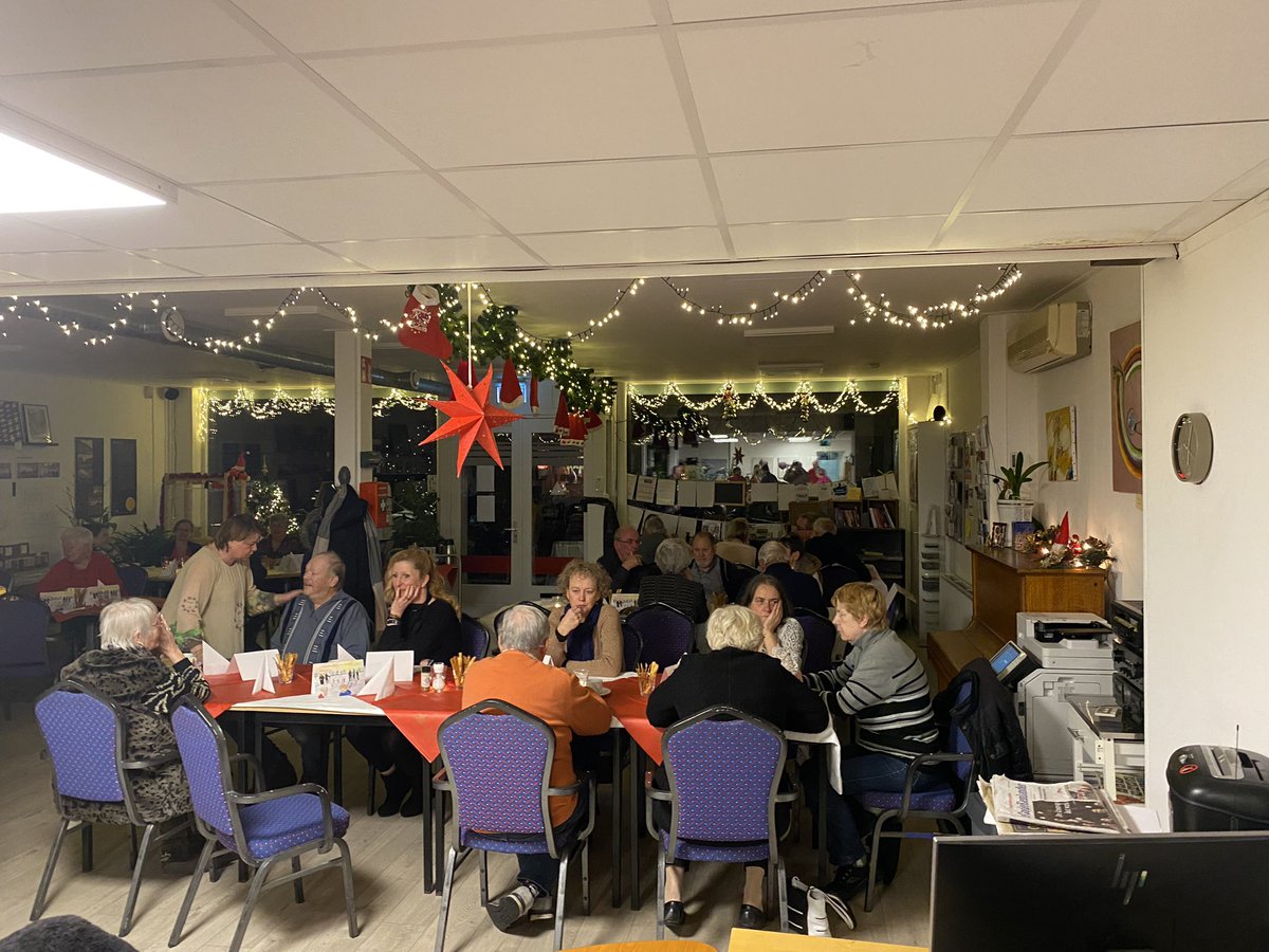 JW_Zuid_Issam's tweet photo. Gisteren was ons jaarlijks afsluiting voor de vrijwilligers. Ons dank voor ieder was groot en wat moeten we zonder al die toppers die iets voor de medemens organiseren. #dankbaar #vrijwilliger @VersaWelzijn https://t.co/IJsk6yt0z6