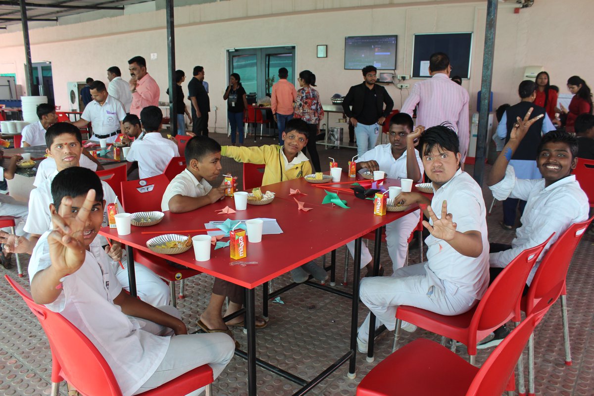 IDeaS_TechCen's tweet image. We have been immensely joyed to have spent time with the lovely children of Kamayani (a school for specially-abled kids). 
These are the highlights of some of the unforgettable memories that we created with them 
#christmas2022 #christmasvibes #santaclaus #celebration