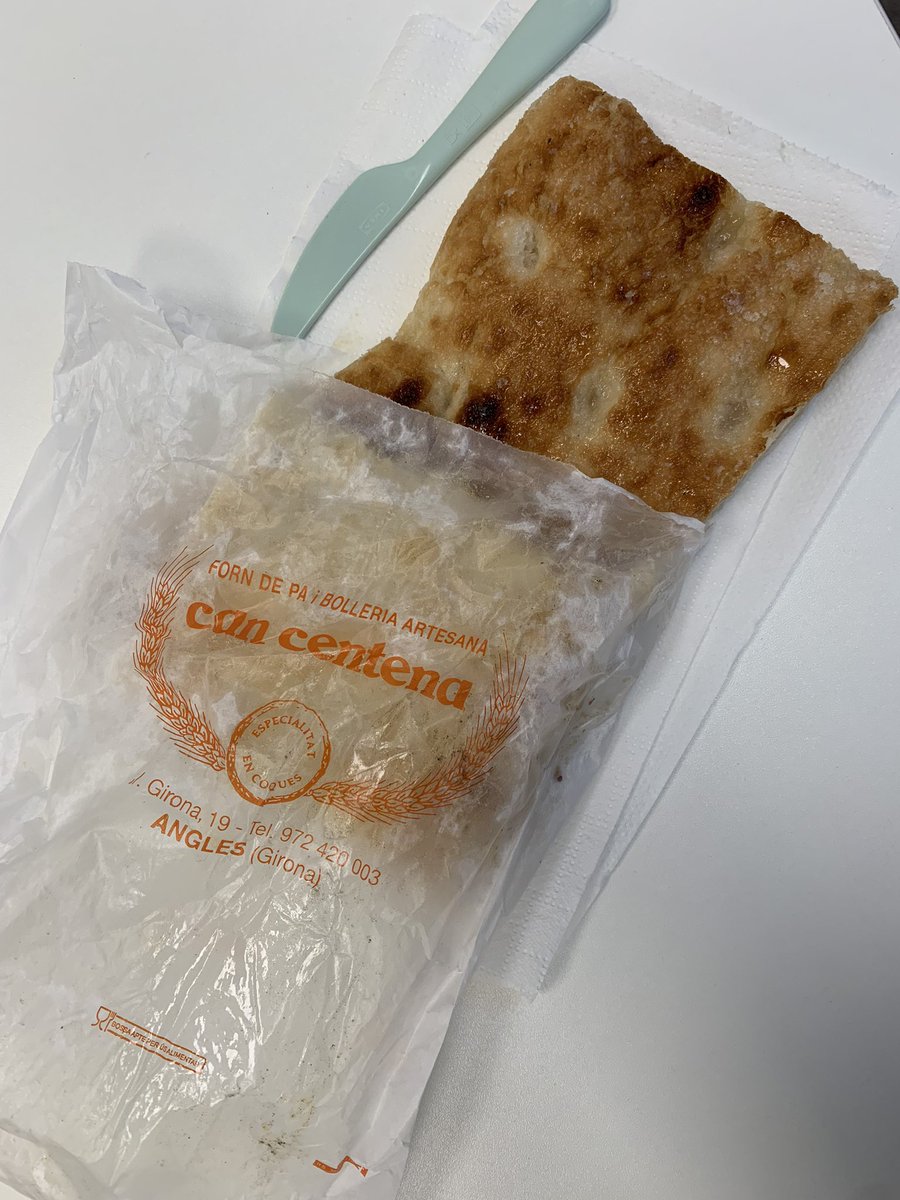 DianaBallart's tweet photo. Aquest matí un home ens ha portat coca d’anís a l’oficina per donar-nos la benvinguda. Ha parlat amb una companya meva i quan ella m’ha passat l’encàrreg no endevino qui és, no li ha dit el nom. QUI ETS? Moltes i moltes gràcies! Volem saber qui ets! @ParcUdG ens ajudeu? #ParcUdG https://t.co/okjB3cdCm6